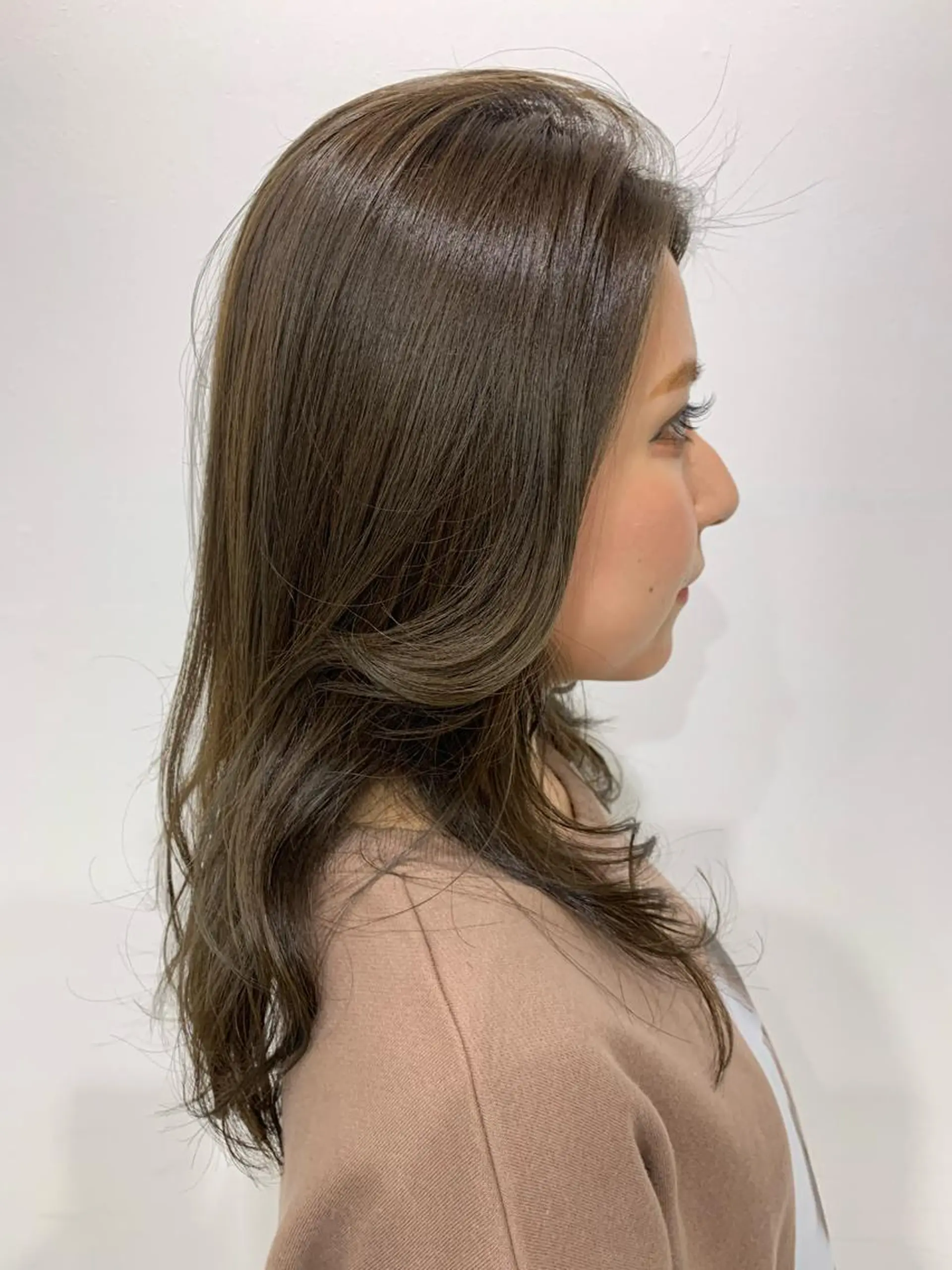 ミディアム カラー infinity新富町所属・池田 美玖のヘアスタイル