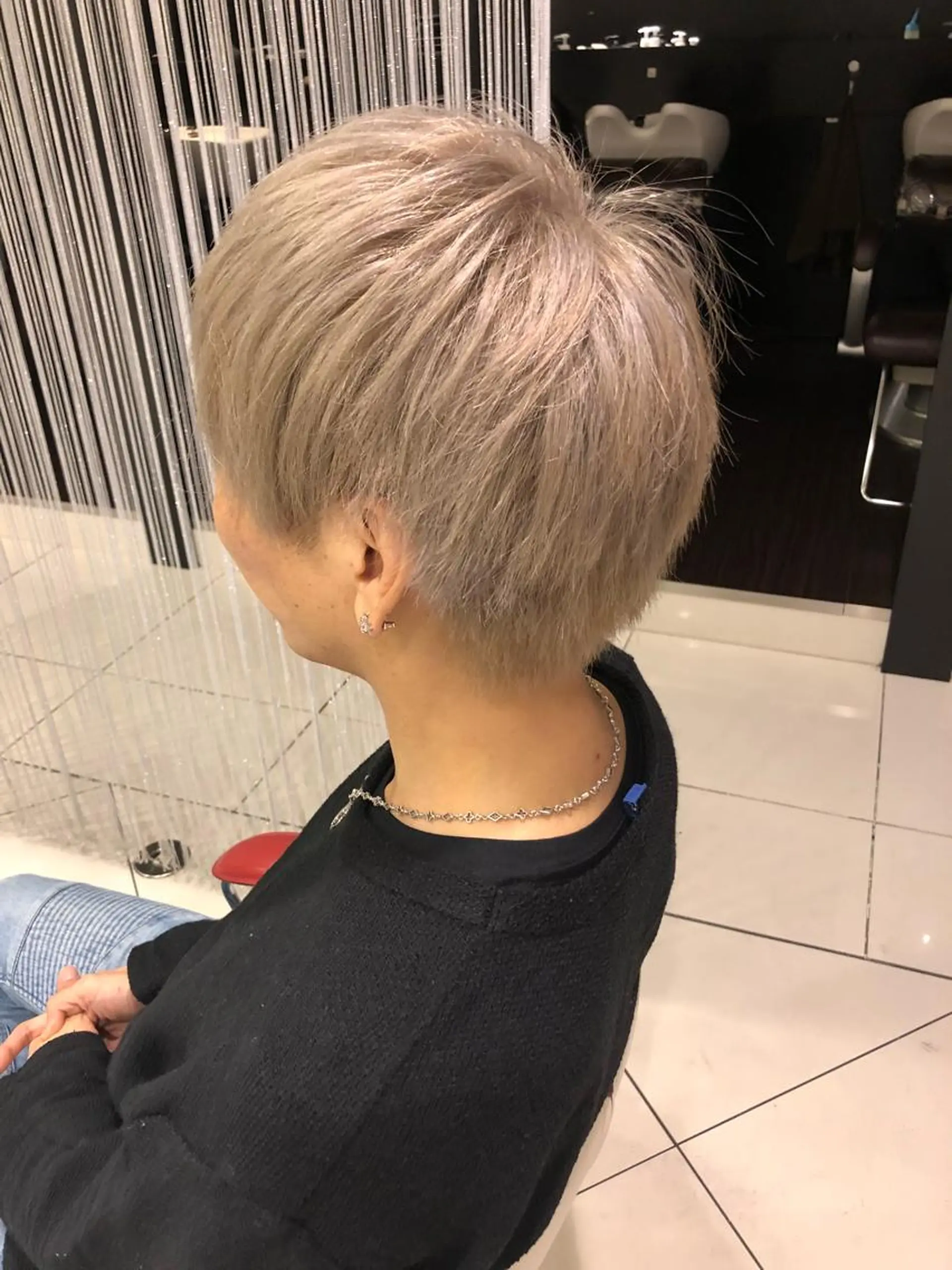 ショート カラー アッシュ シルバー シルバーアッシュ 奥山義進/大宮 /ダブルカラーのヘアスタイル