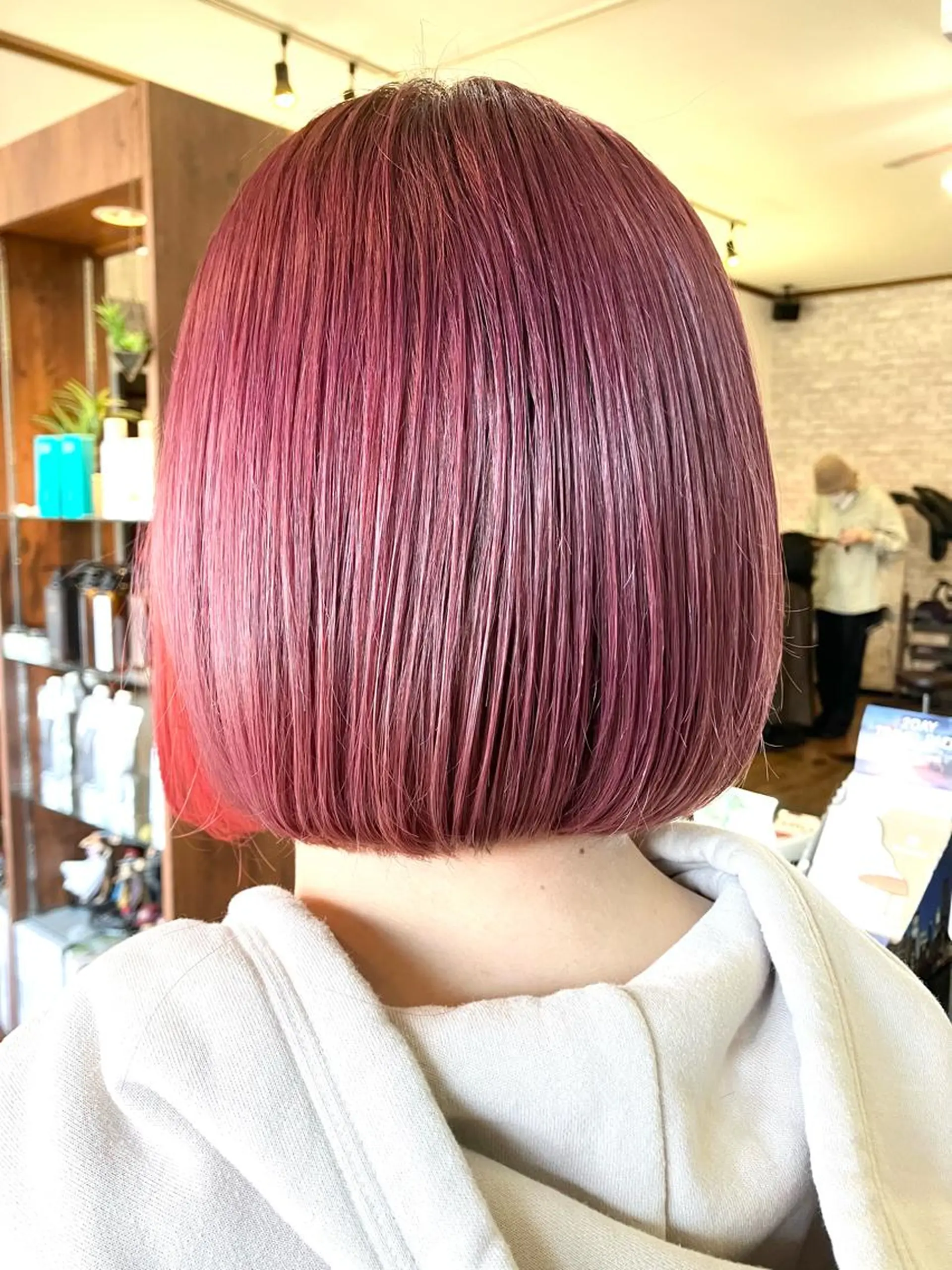 ミディアム カラー カシス ヘアークルーズ ピースのヘアスタイル