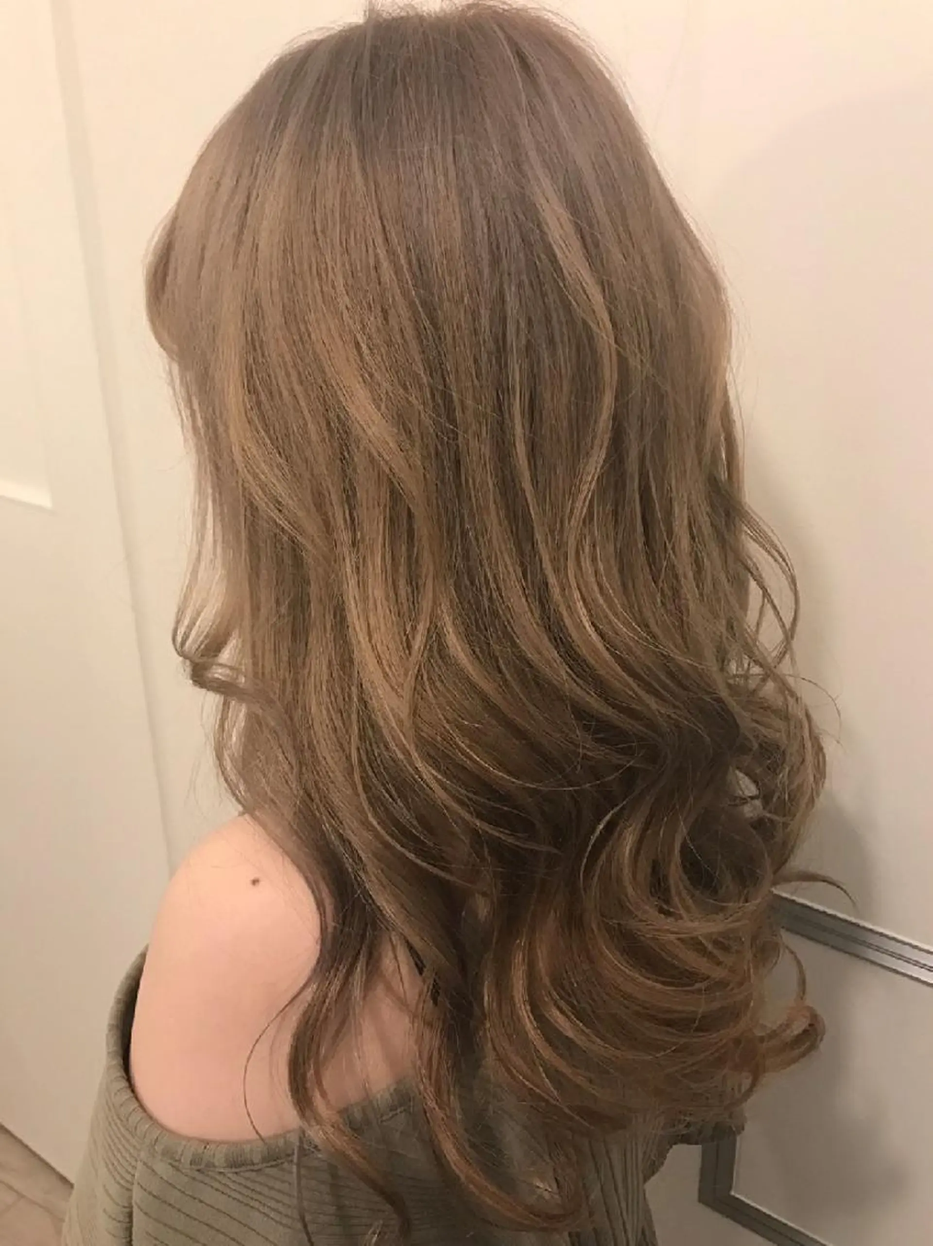 ロング カラー ヘアアレンジ ベージュカラー ブリーチ ミルクティーベージュ ブリーチなしカラー カット ヘアカラー ALLENhair (アレンヘアー九条)のヘアスタイル