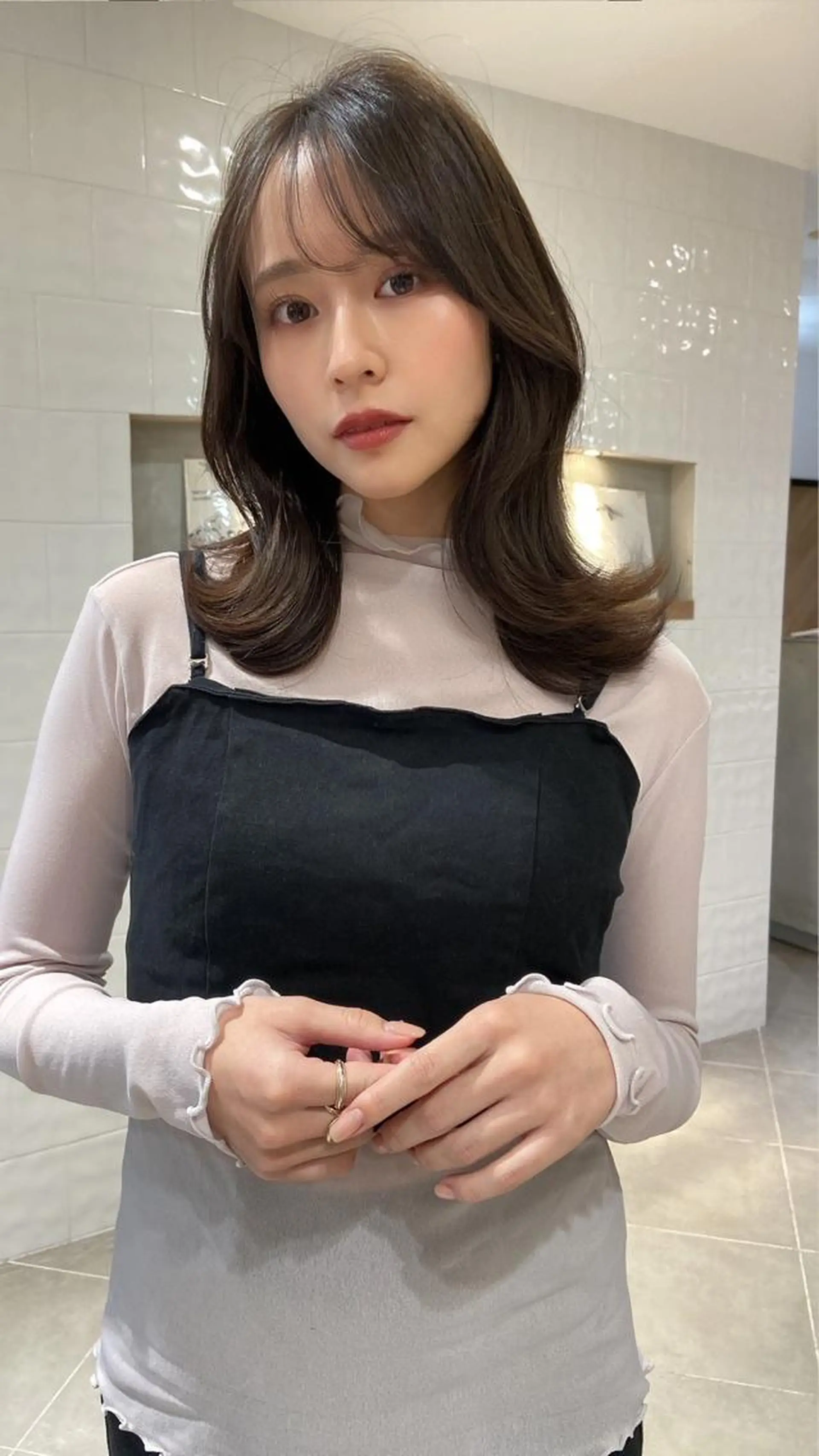 ミディアム 女性らしいモテヘア 韓国ヘアhikariのヘアスタイル