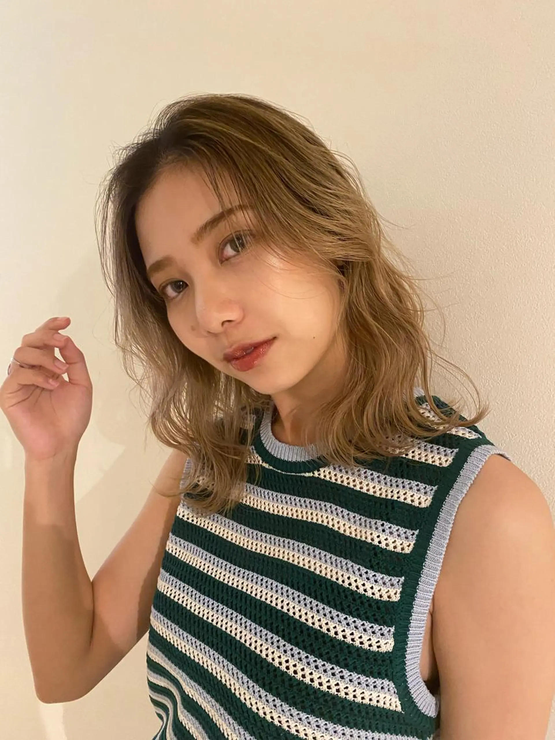 ミディアム アッシュ カット ヘアカラー トリートメント 【暗め透明感カラー】 【インナー】小島良太のヘアスタイル