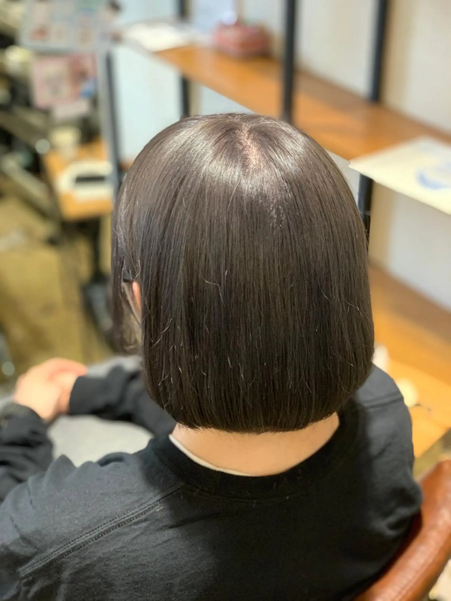 ミディアム カラー ダークグレー ボブ ハイライト✨髪質改善 TAKAさんです😊のヘアスタイル