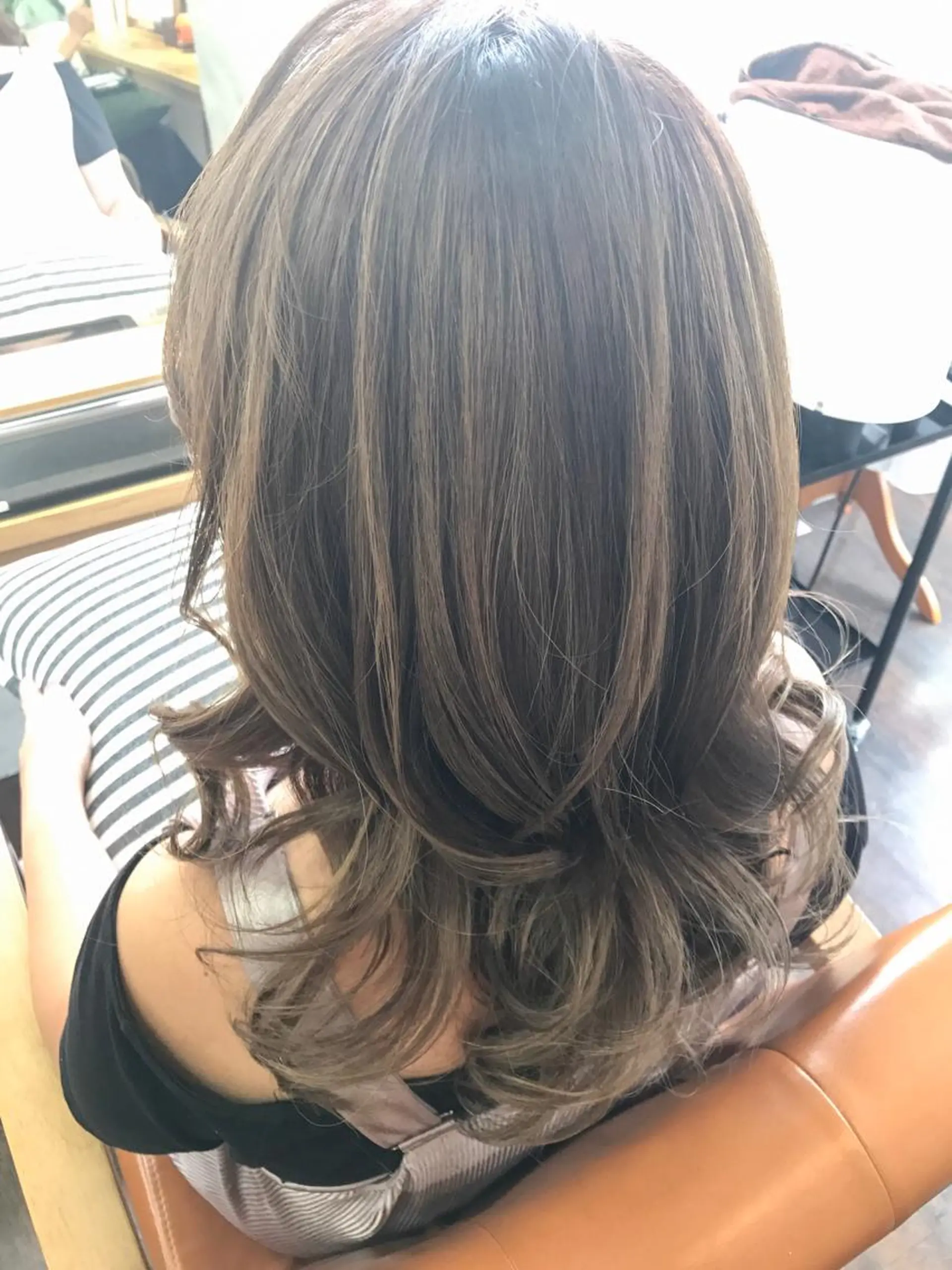 ロング カラー ベージュカラー グラデーションカラー ハイライトカラー ハイライト 伊藤 優希のヘアスタイル