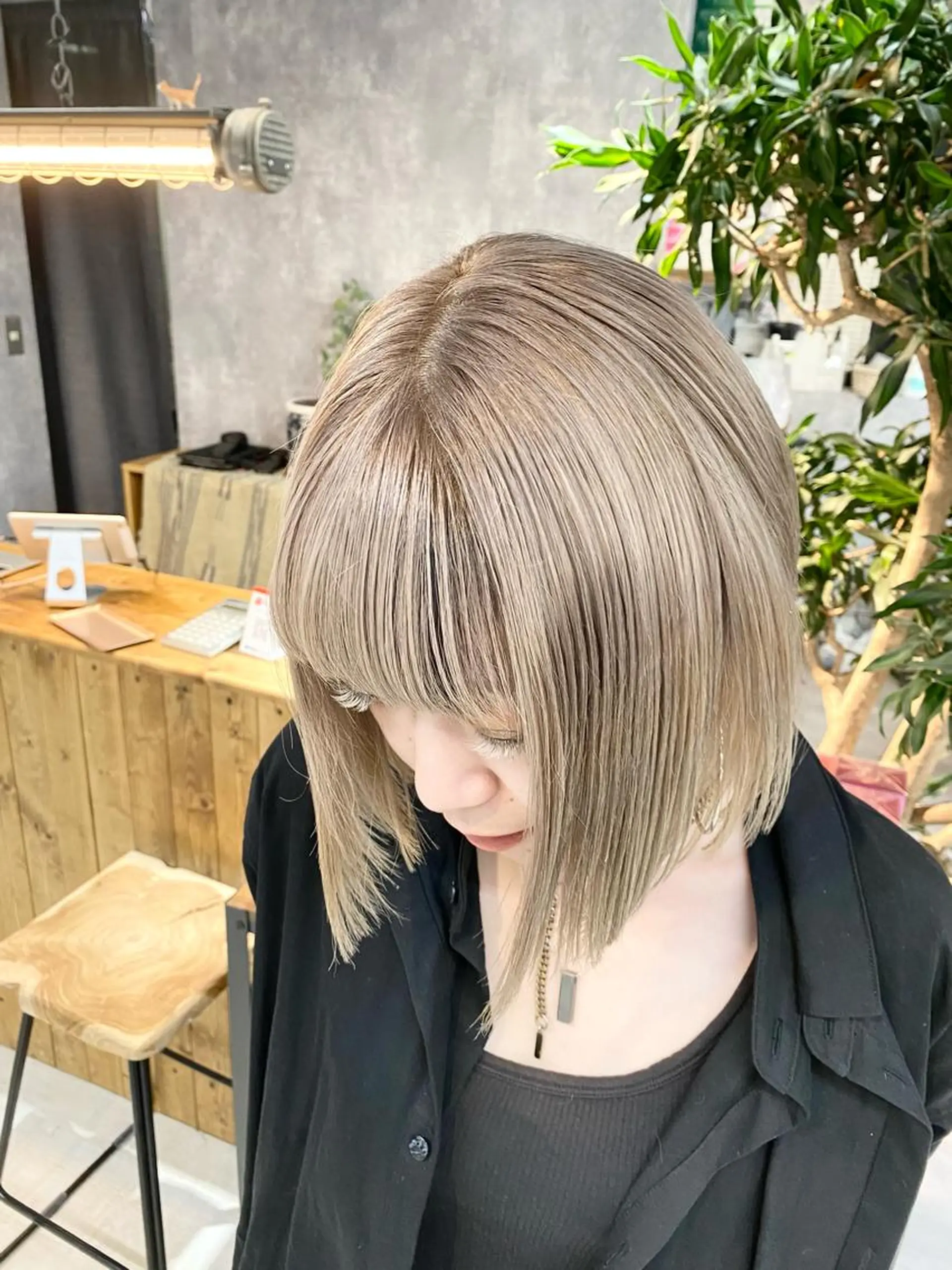 ショート アッシュ アッシュブラック ボブ 髪質改善 韓国風ヘア 【.ico】心斎橋 飛田ゆうきのヘアスタイル