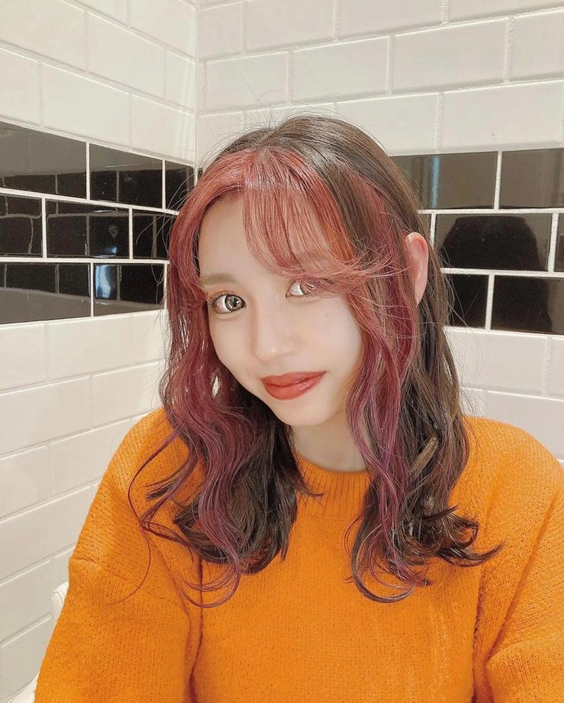 ロング カラー ヘアアレンジ ミストバング ベージュカラー ブリーチ ブラウンカラー ダークブラウン エグチ アキラのヘアスタイル