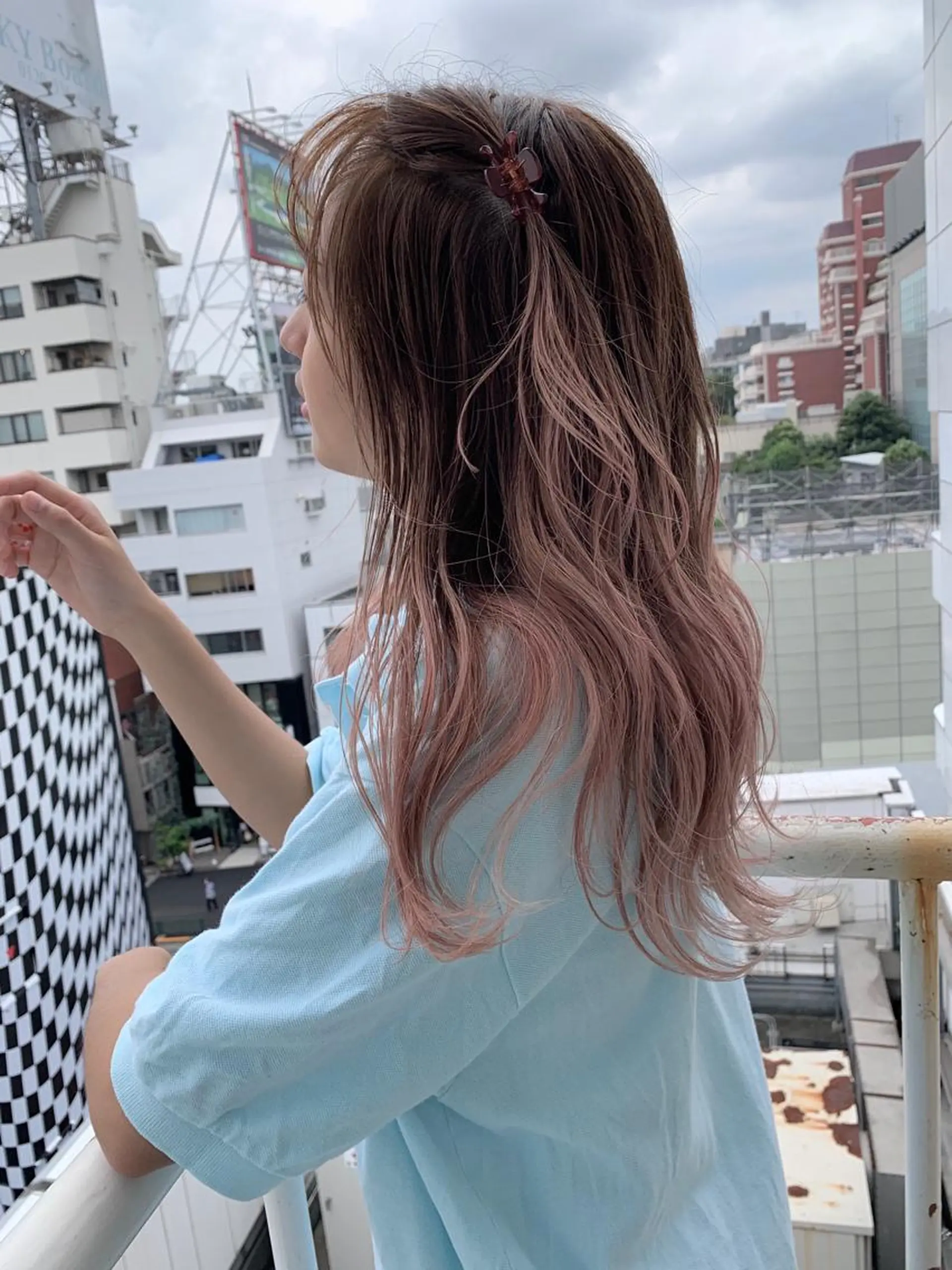 ロング カラー ヘアアレンジ バレイヤージュ ブリーチ グラデーションカラー ハイトーンカラー ピンクカラー カット ヘアカラー トリートメント 艶ハイトーン/ヘア アレンジAYAKAのヘアスタイル