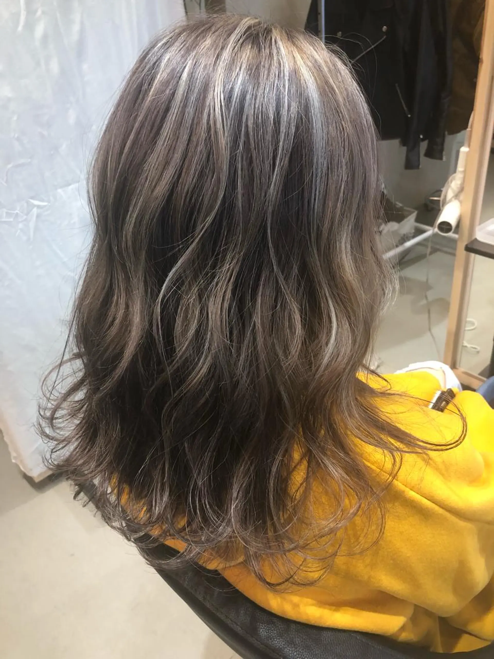 カラー 早川 真幸のヘアスタイル