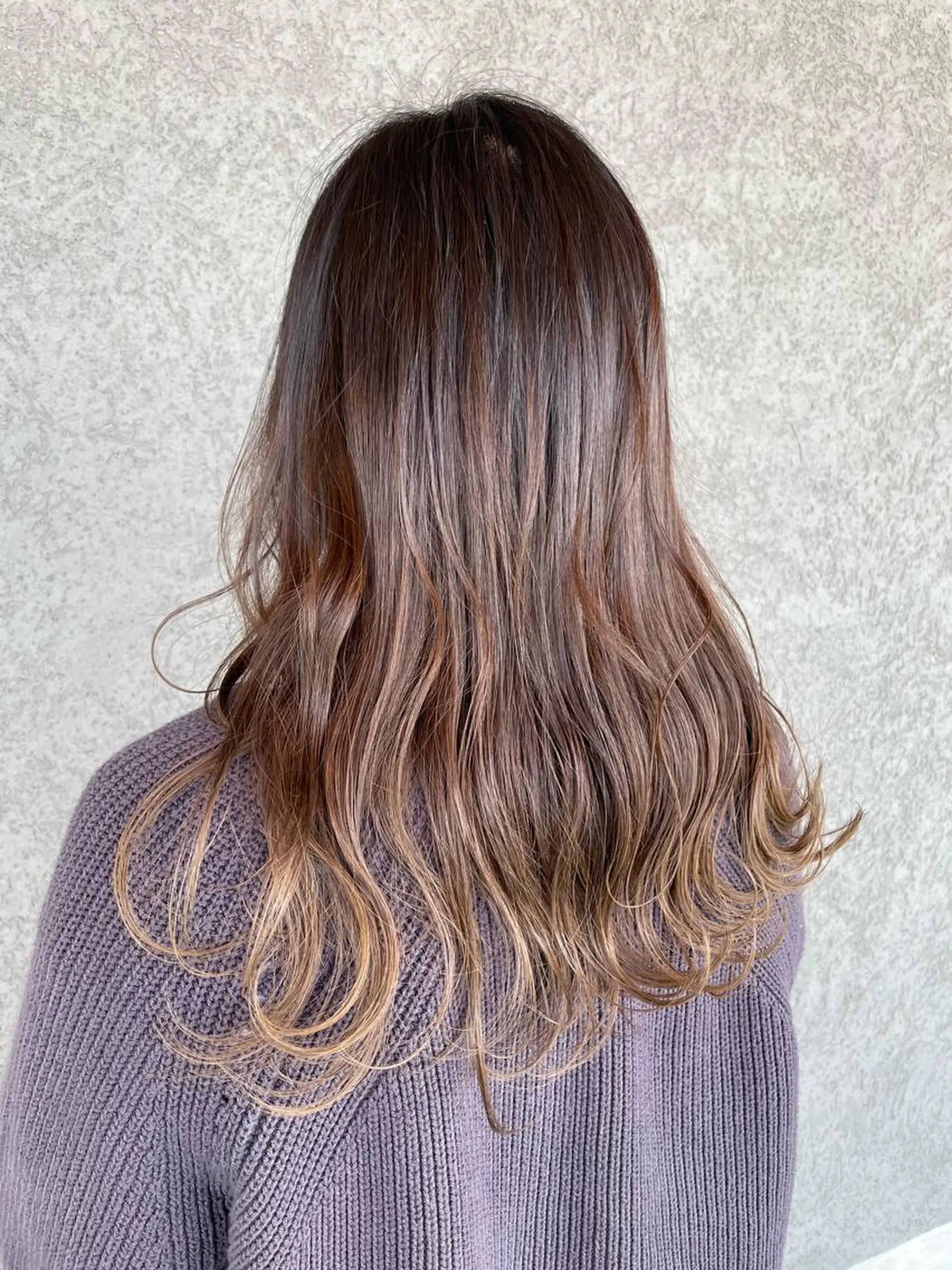 ロング カラー 透明感カラー グラデーションカラー 外国人風カラー カット ヘアカラー 秋元 菜摘のヘアスタイル