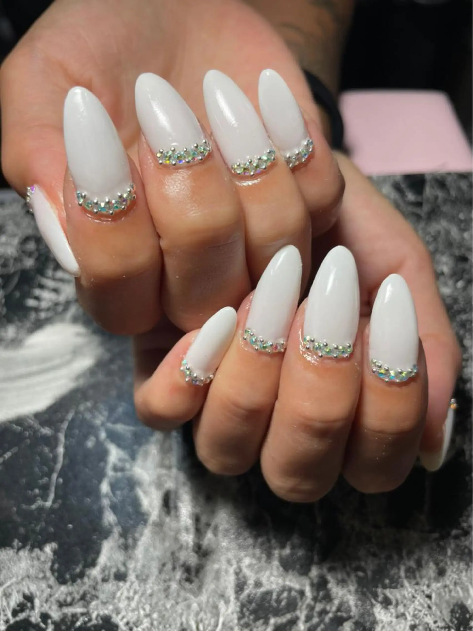 セミロング ネイル ハンドネイル フットネイル ✴︎ Delightのネイルデザイン