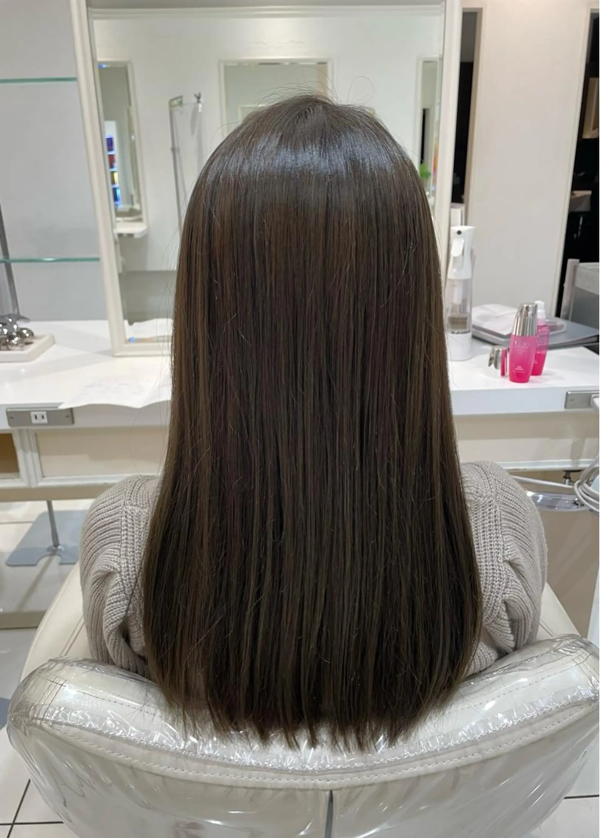 ロング カラー イルミナカラー トリートメント JERICHO HAIR所属・ユ カの眉毛・アイブロウイメージ