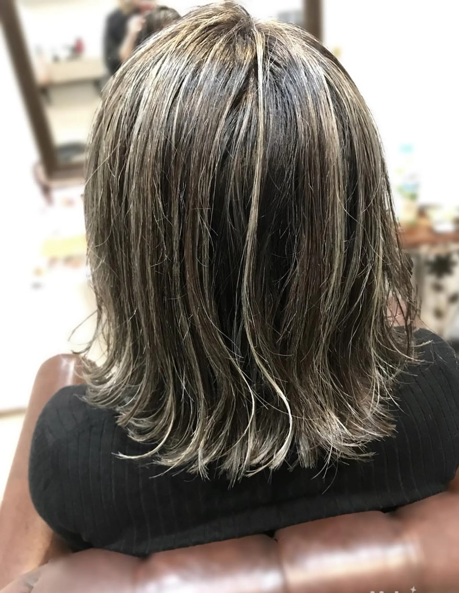 ミディアム カラー ハイライトカラー ハイライト hair works raptureのヘアスタイル