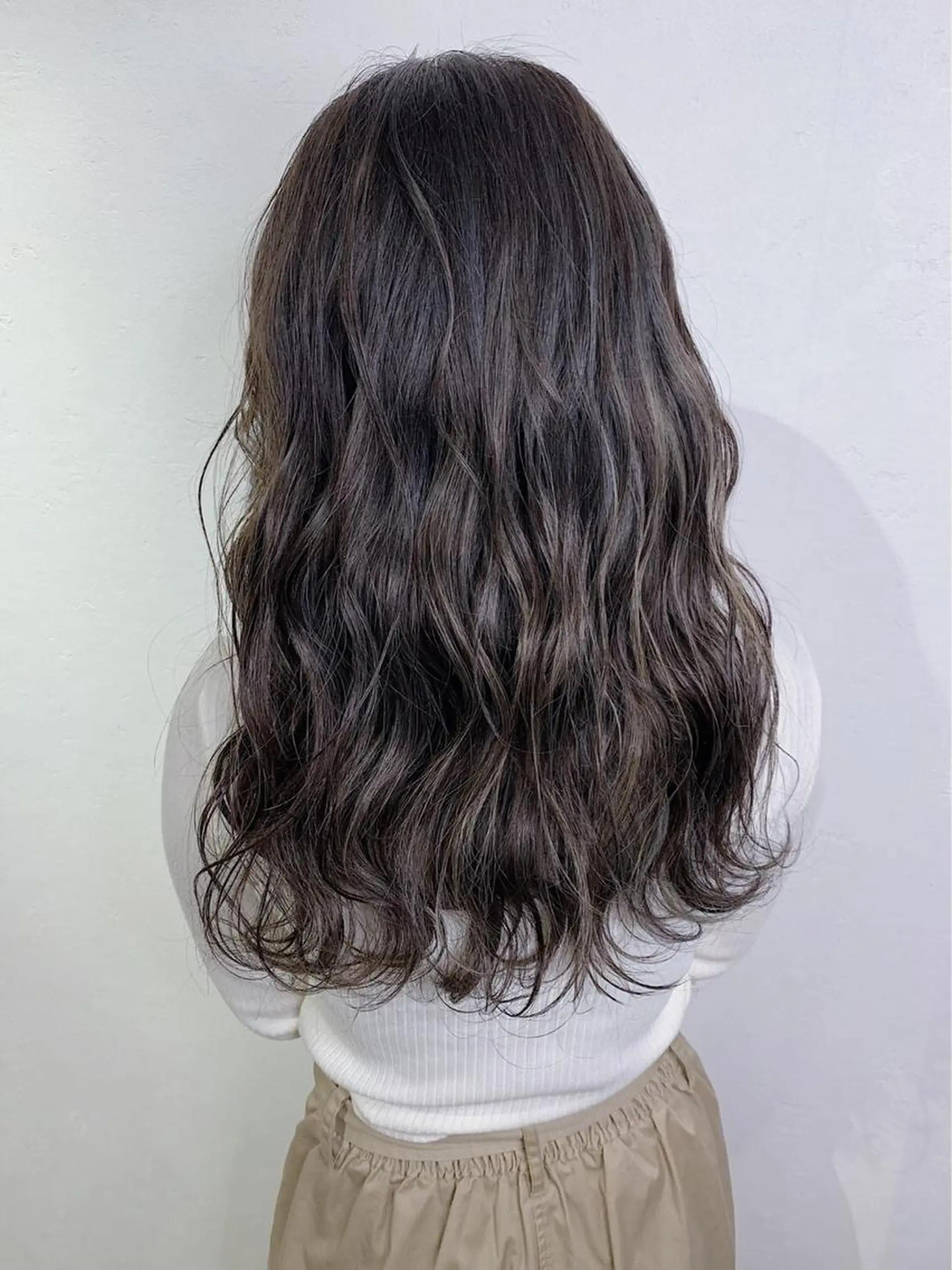 セミロング カラー ベージュカラー _WHITE 難波本店のヘアスタイル