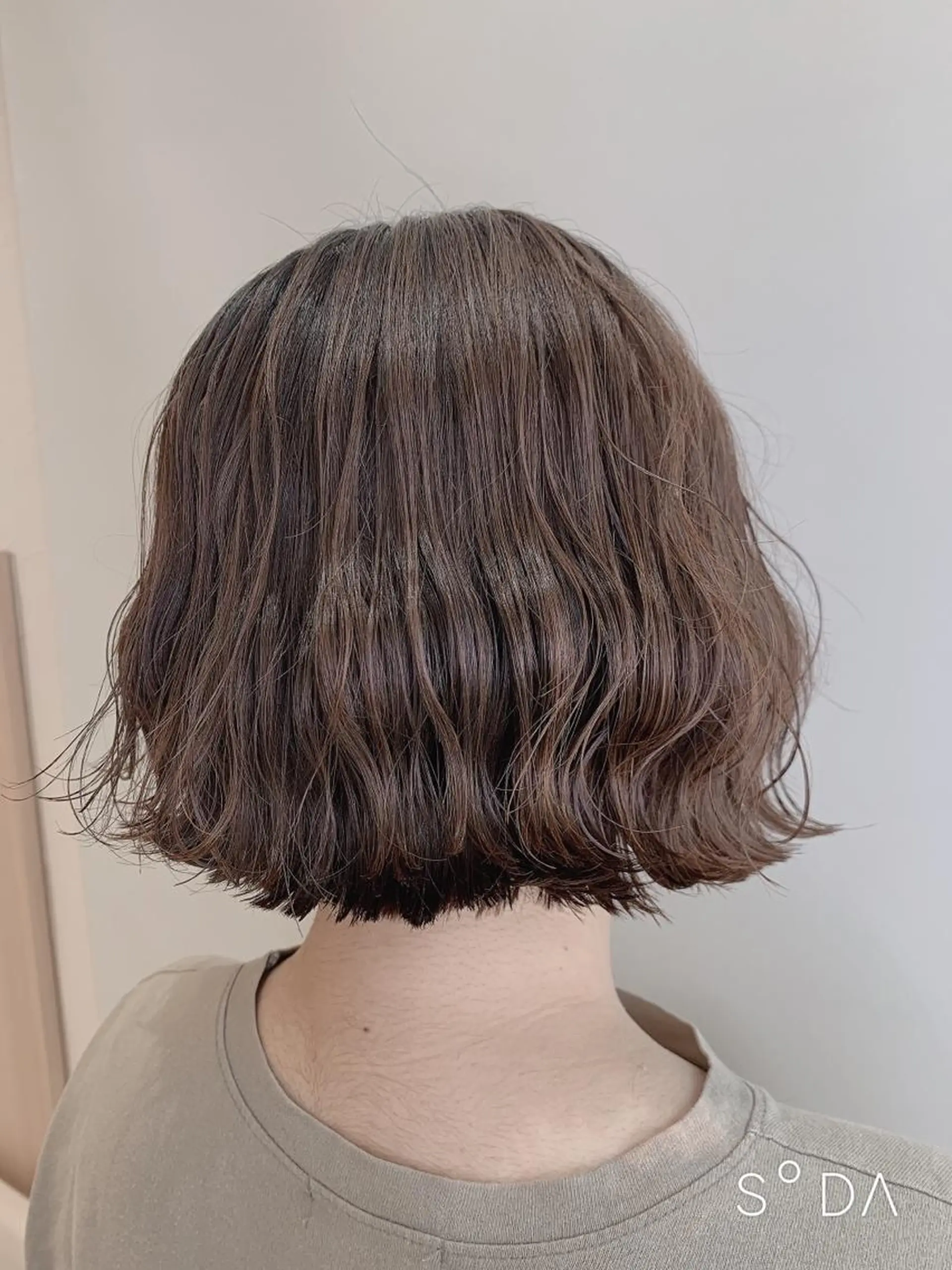 ショート カット ヘアカラー トリートメント 店長ハイトーンカラー 柞山史奈のヘアスタイル