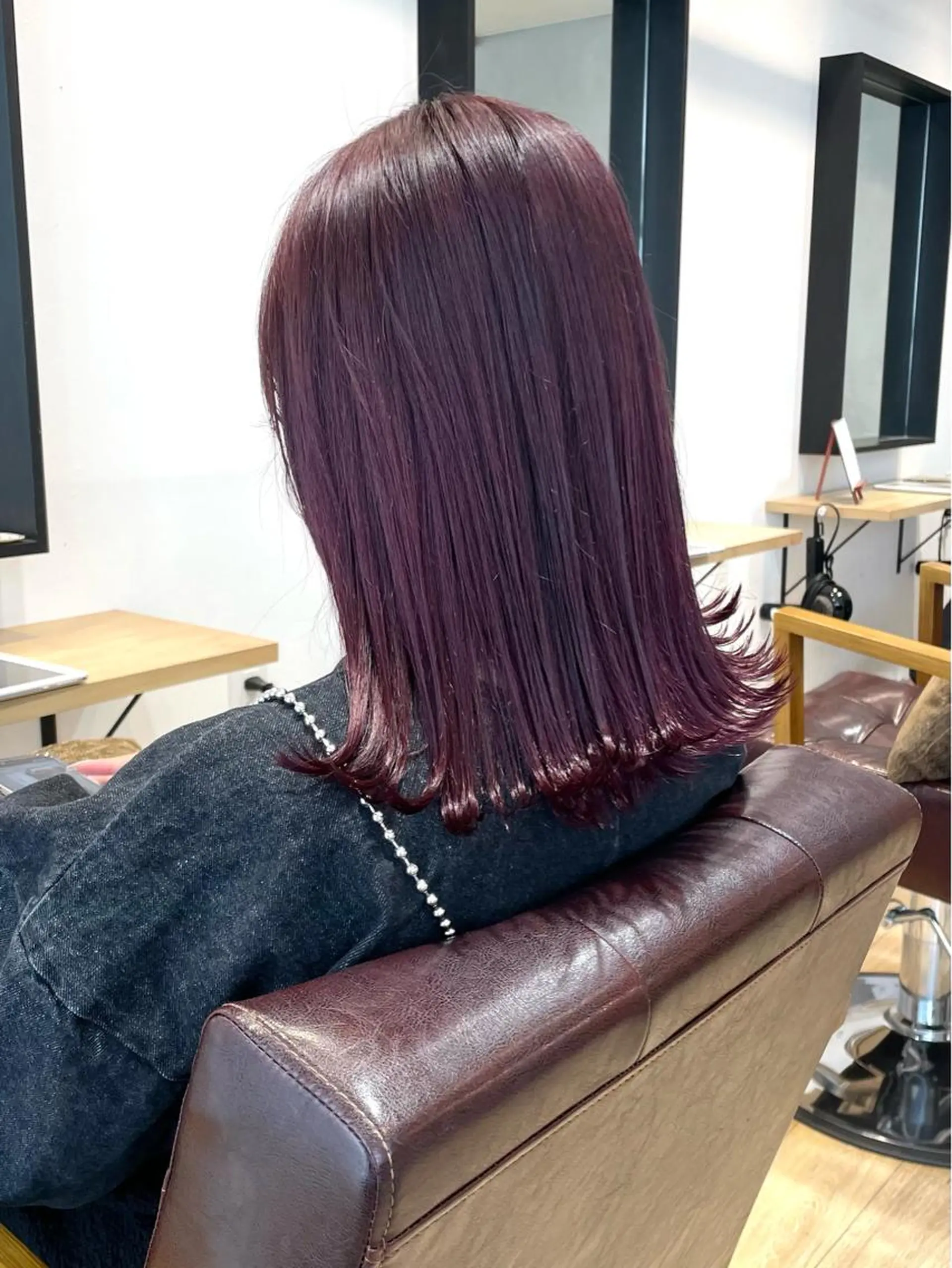 ミディアム カラー ブリーチ ブリーチなしカラー 切りっぱなしボブ 艶カラー🌷江梨🍎のヘアスタイル