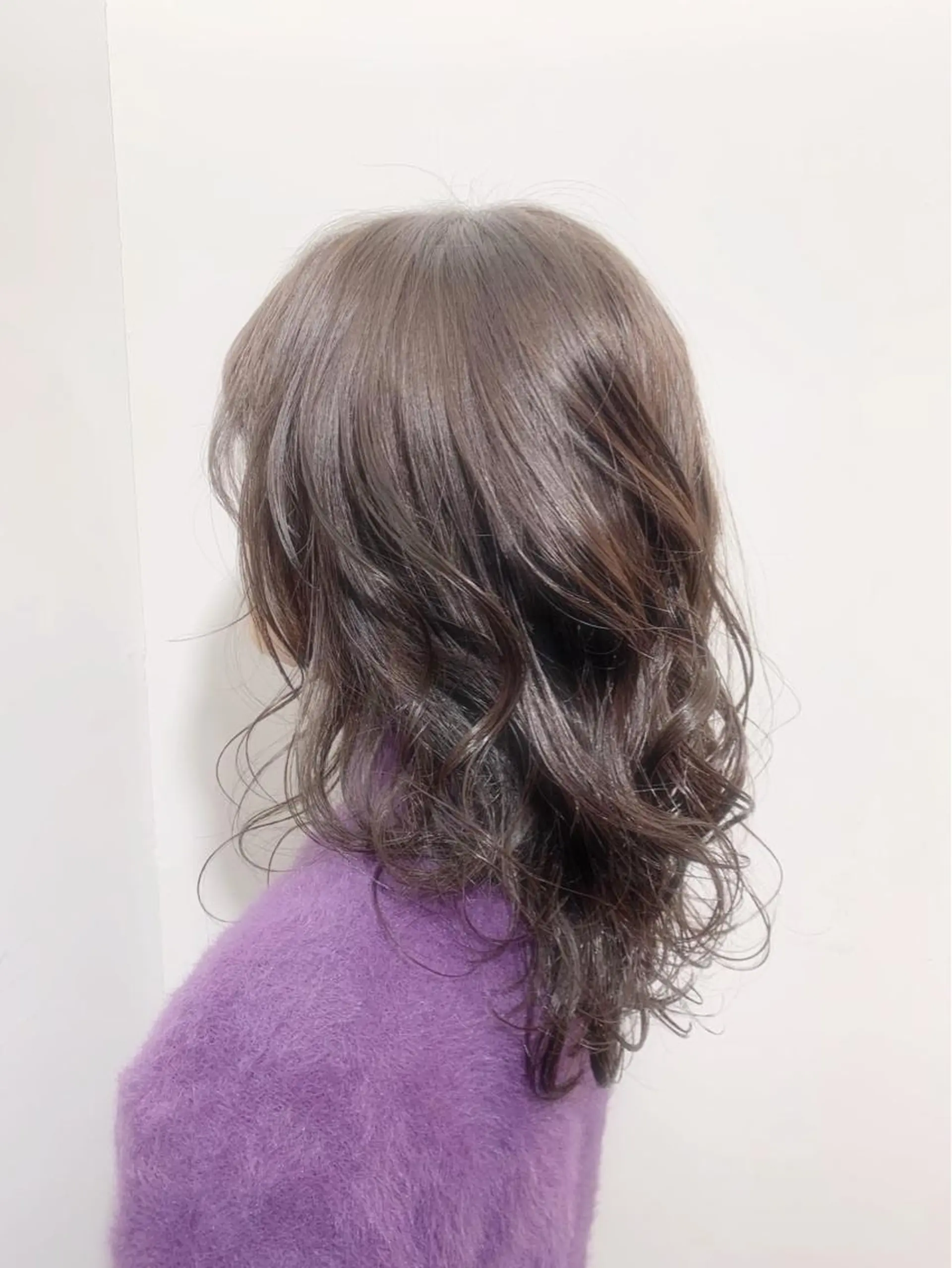 セミロング カラー アディクシーカラー ベージュカラー 黒髪 ブリーチ ブルーカラー ヘアカラー トリートメント 藤澤 夏実/インナーカラーのヘアスタイル