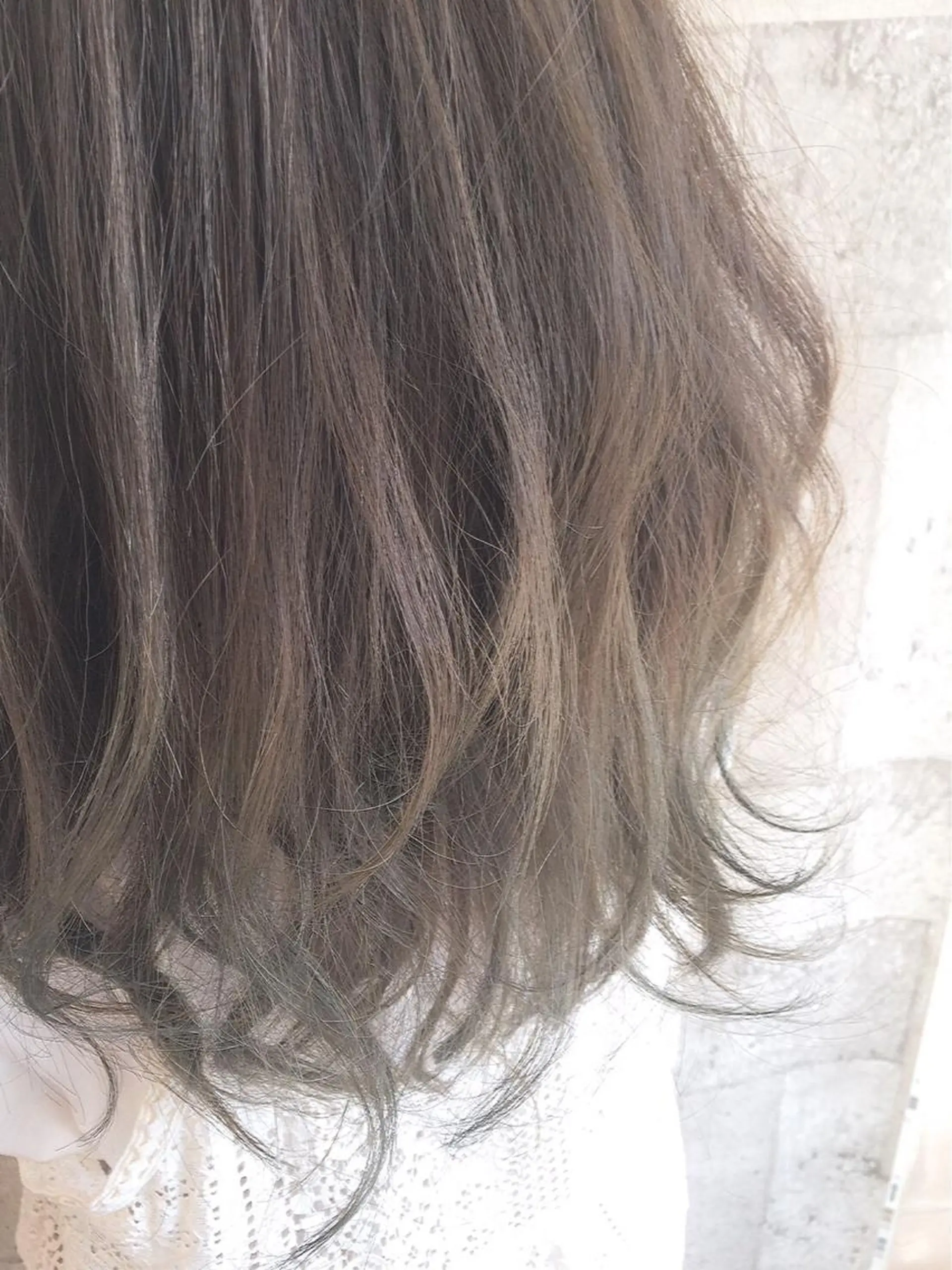 ロング カラー ブリーチ 透明感カラー グラデーションカラー ANDEW🦢 ryokoのヘアスタイル