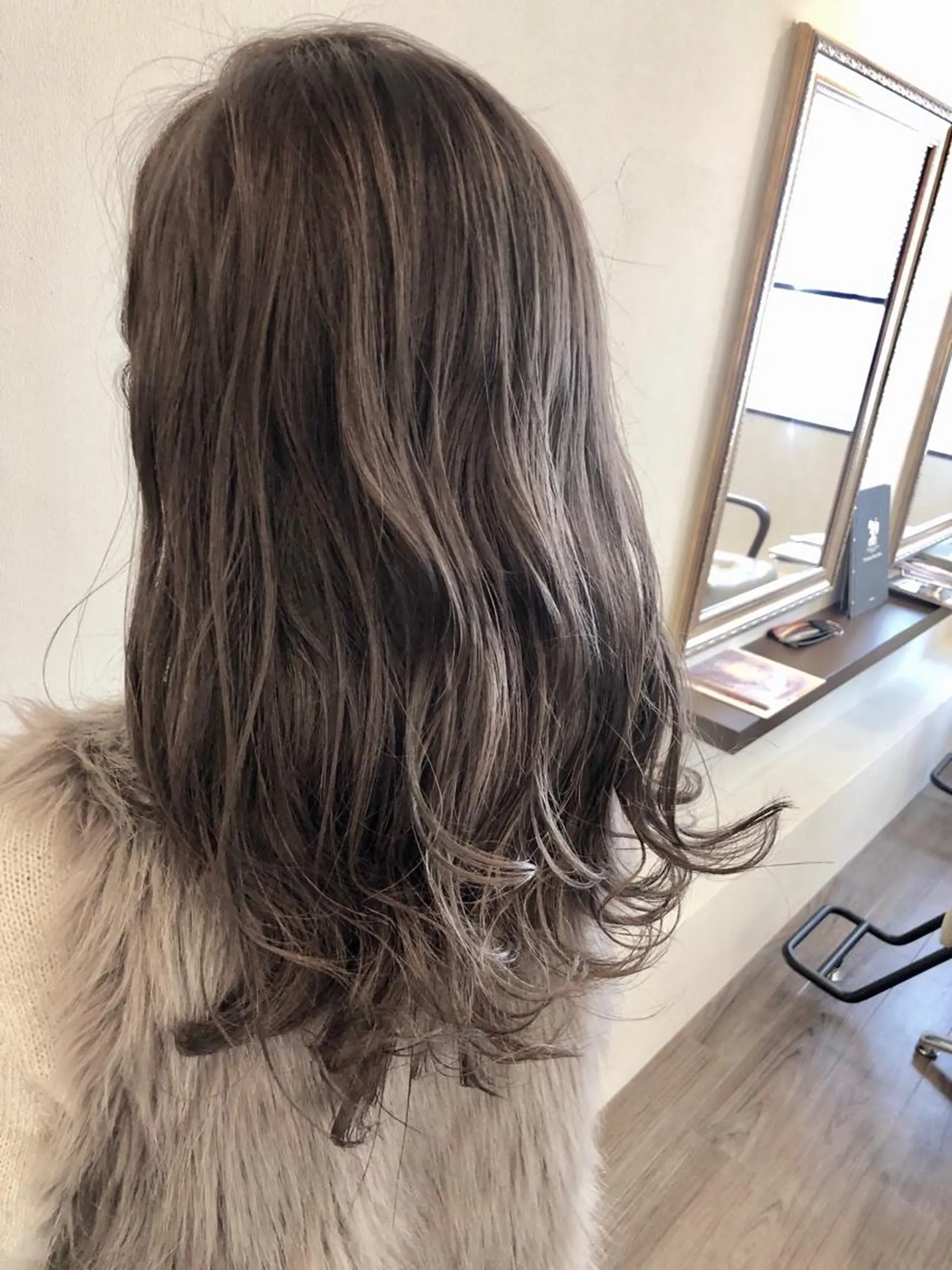 セミロング カラー カット ヘアカラー トリートメント Hair make VERDA所属・宮下 耕平のヘアスタイル