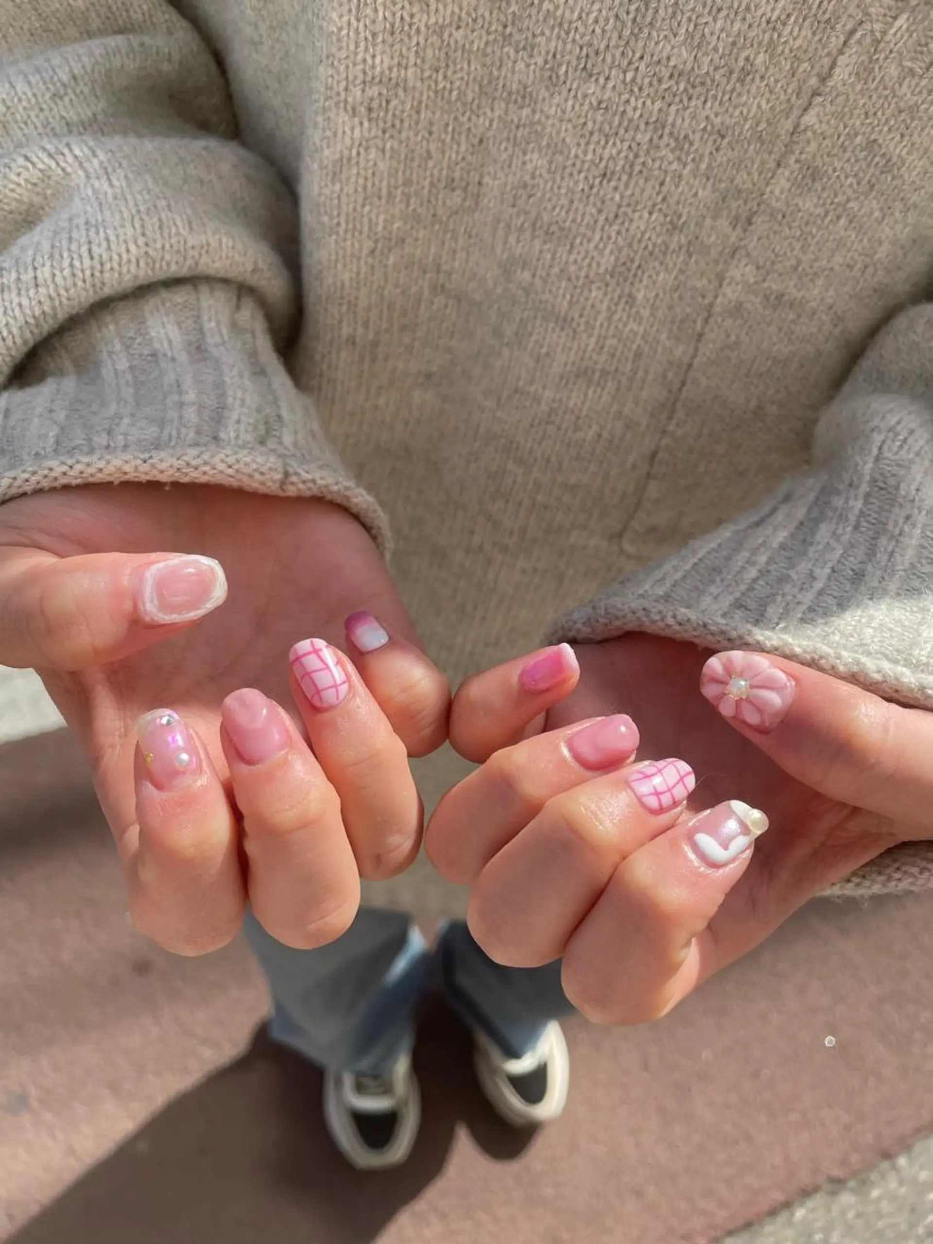 ネイル ハンドネイル ハンドケア R'well所属・はばすみれ🎀ﾈｲﾙ 光ﾌｪｲｼｬﾙ ﾍｱのネイルデザイン