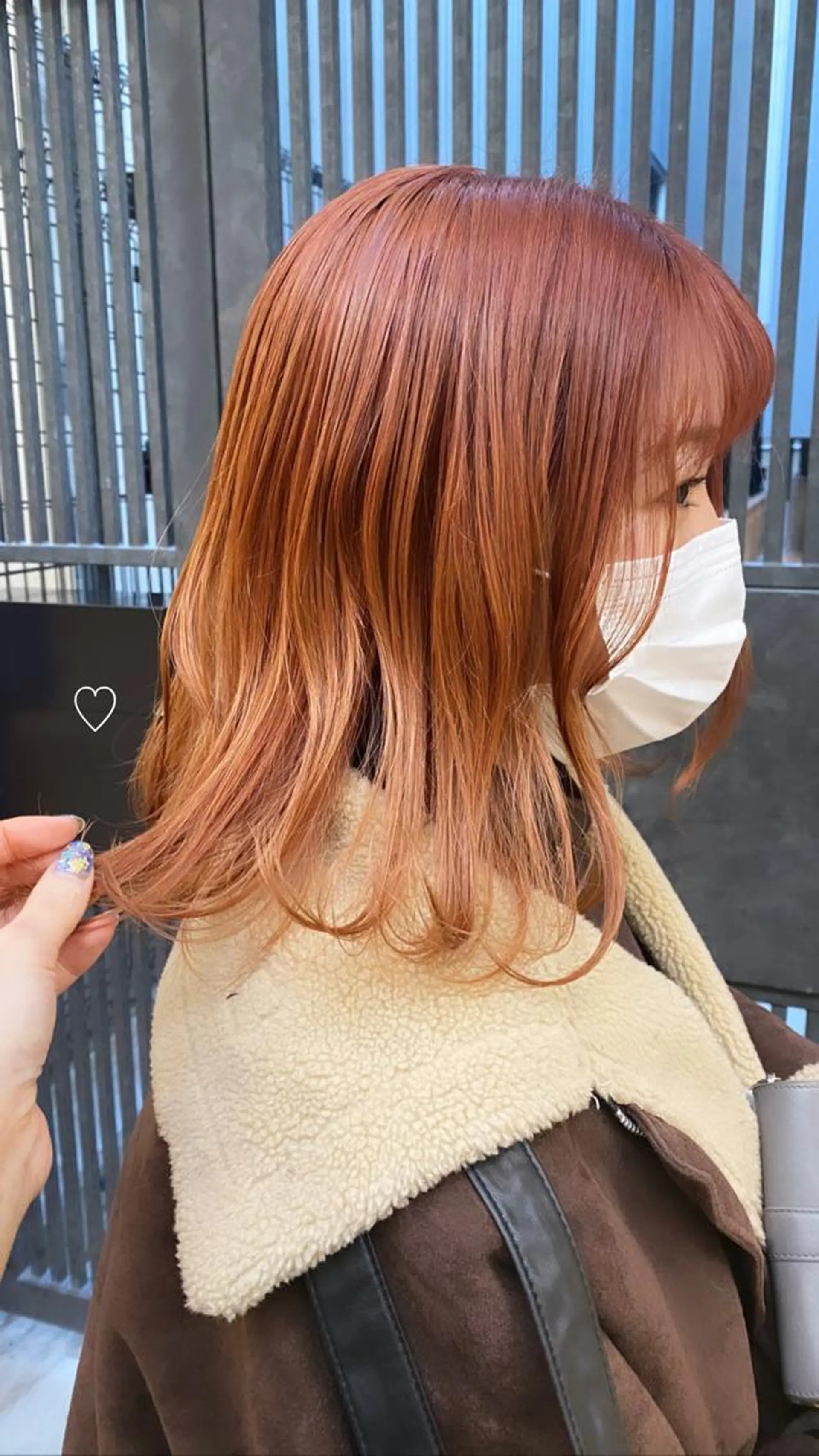 ミディアム オレンジブラウン ウルフカット／吉村 桃子のヘアスタイル