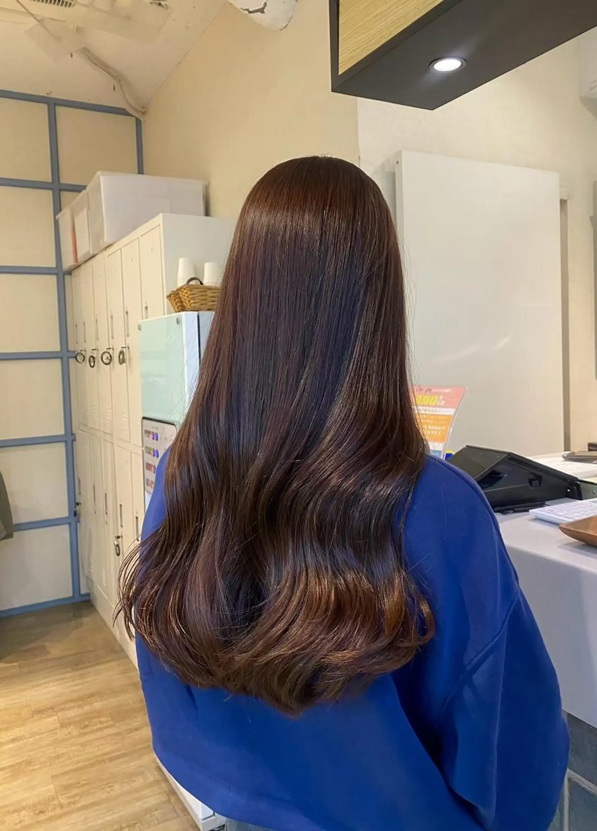 カラー ロング 切りっぱなしボブ ベージュカラー ショコラベージュ 透明感カラー グレージュ N° +aero 横浜のヘアスタイル