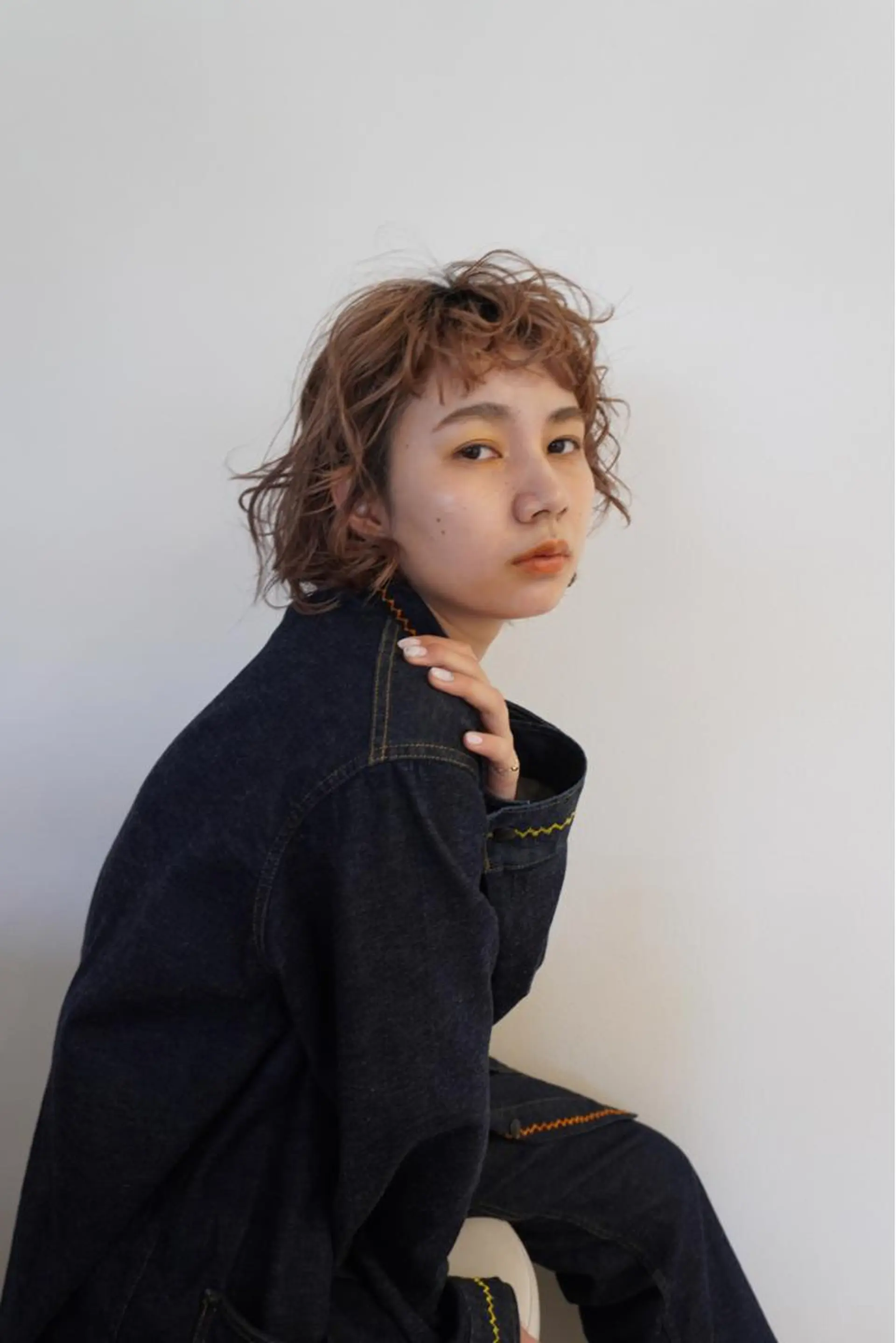 カラー ブリーチ メンズハイトーン/栄 /イトウタケルのヘアスタイル