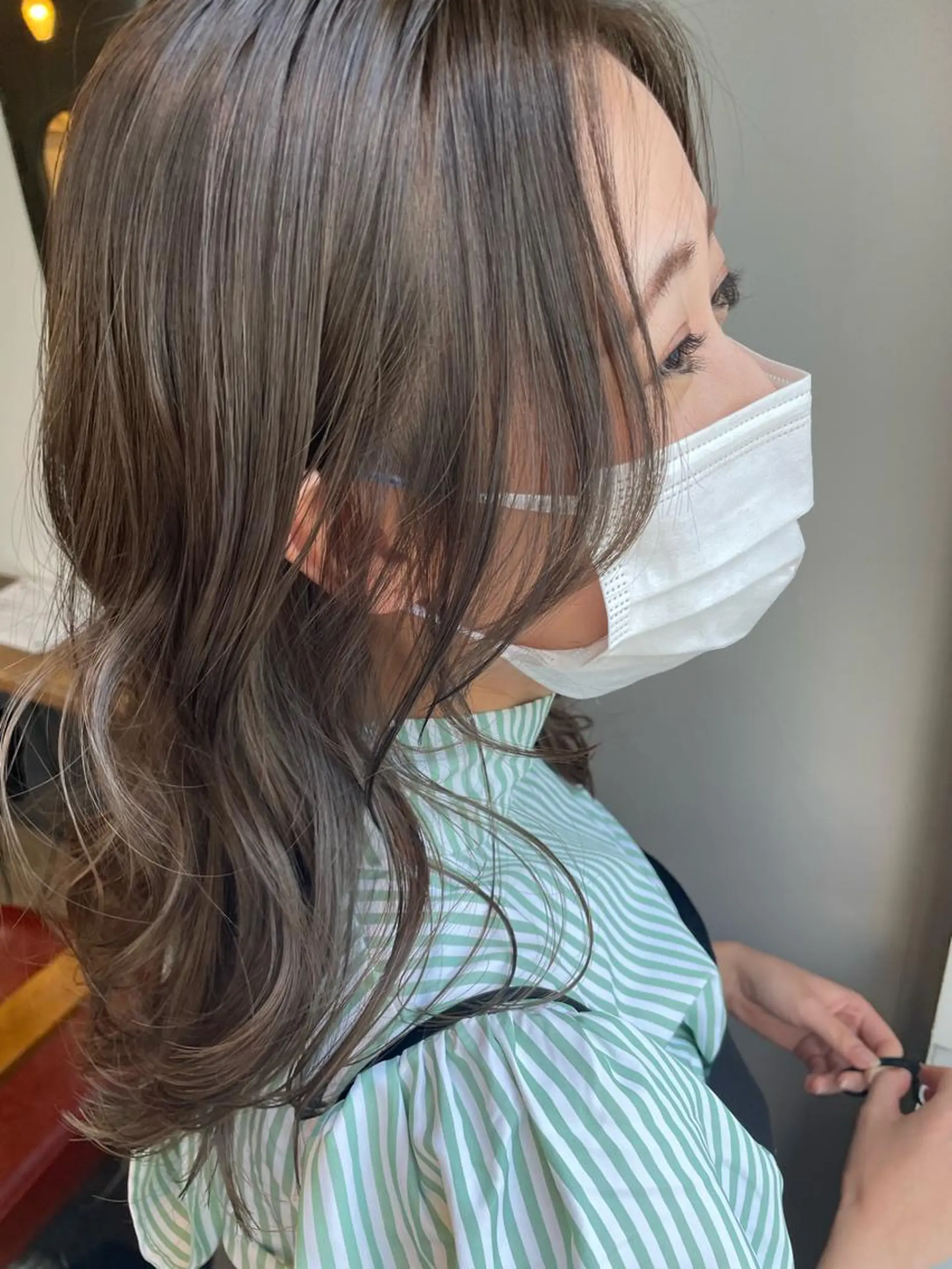 セミロング カラー アッシュ ベージュカラー 顔まわりレイヤー 顔周りカット レイヤーカット カット ヘアカラー minami /髪質改善のヘアスタイル