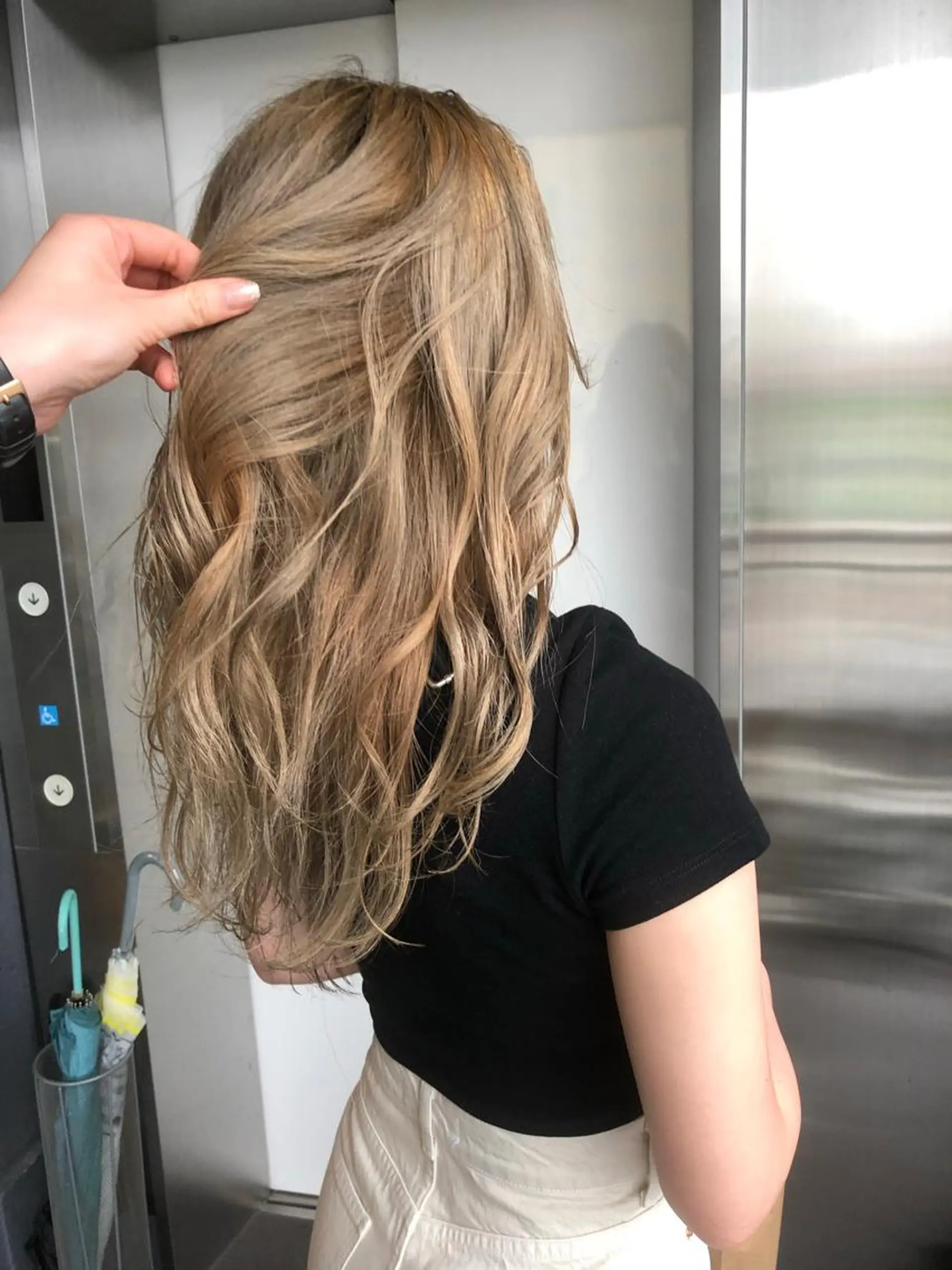 カラー ベージュカラー ミルクティーベージュ the OSCAR所属・韓国ヘアスタイリスト Harukaのヘアスタイル