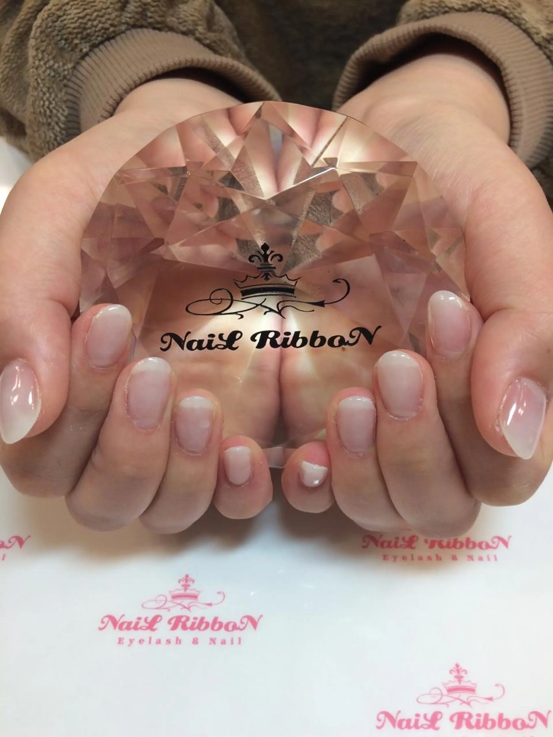 ネイル ネイルリボン 受付スタッフのネイルデザイン