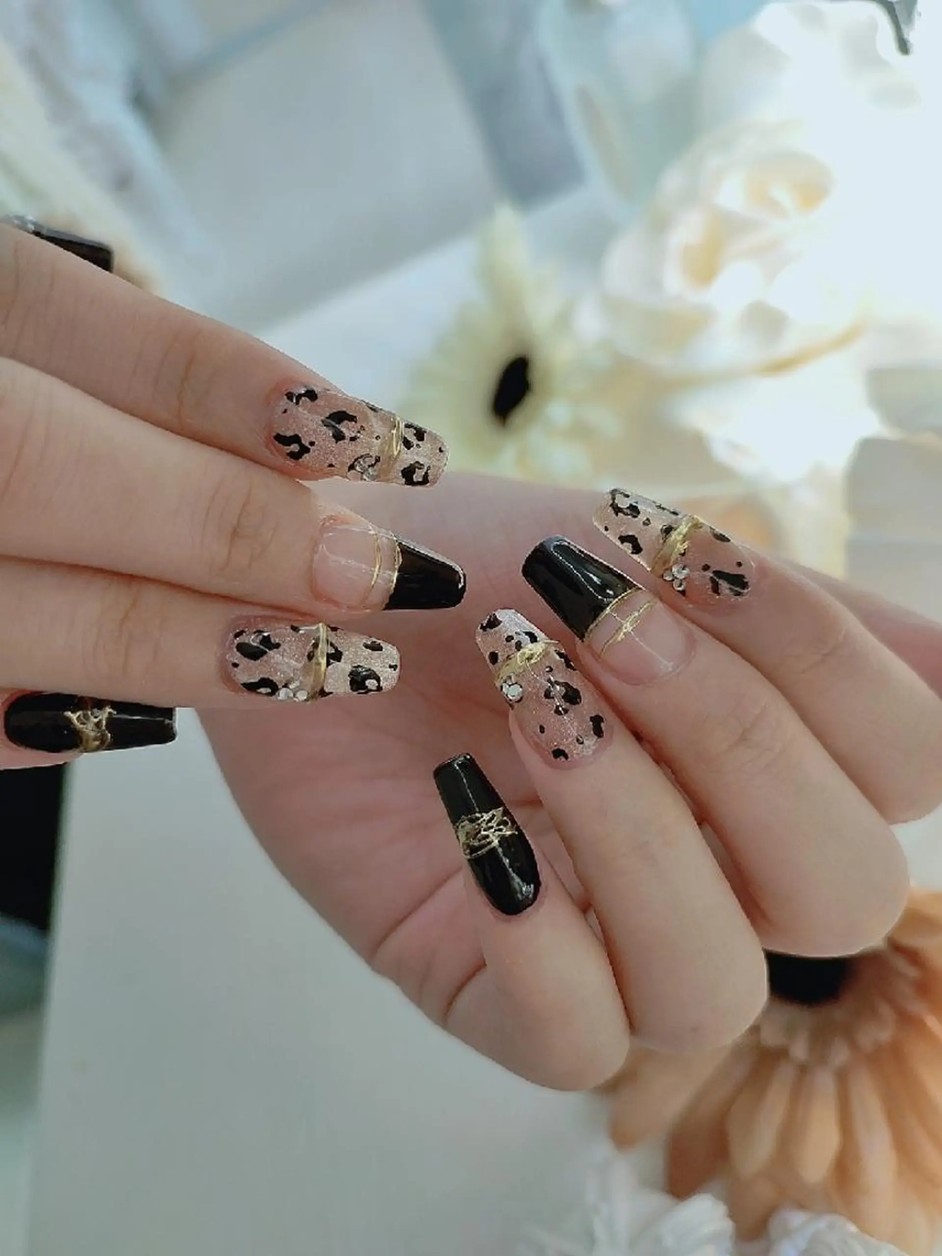 ネイル ハンドネイル RUNWAY 　　の眉毛・アイブロウイメージ