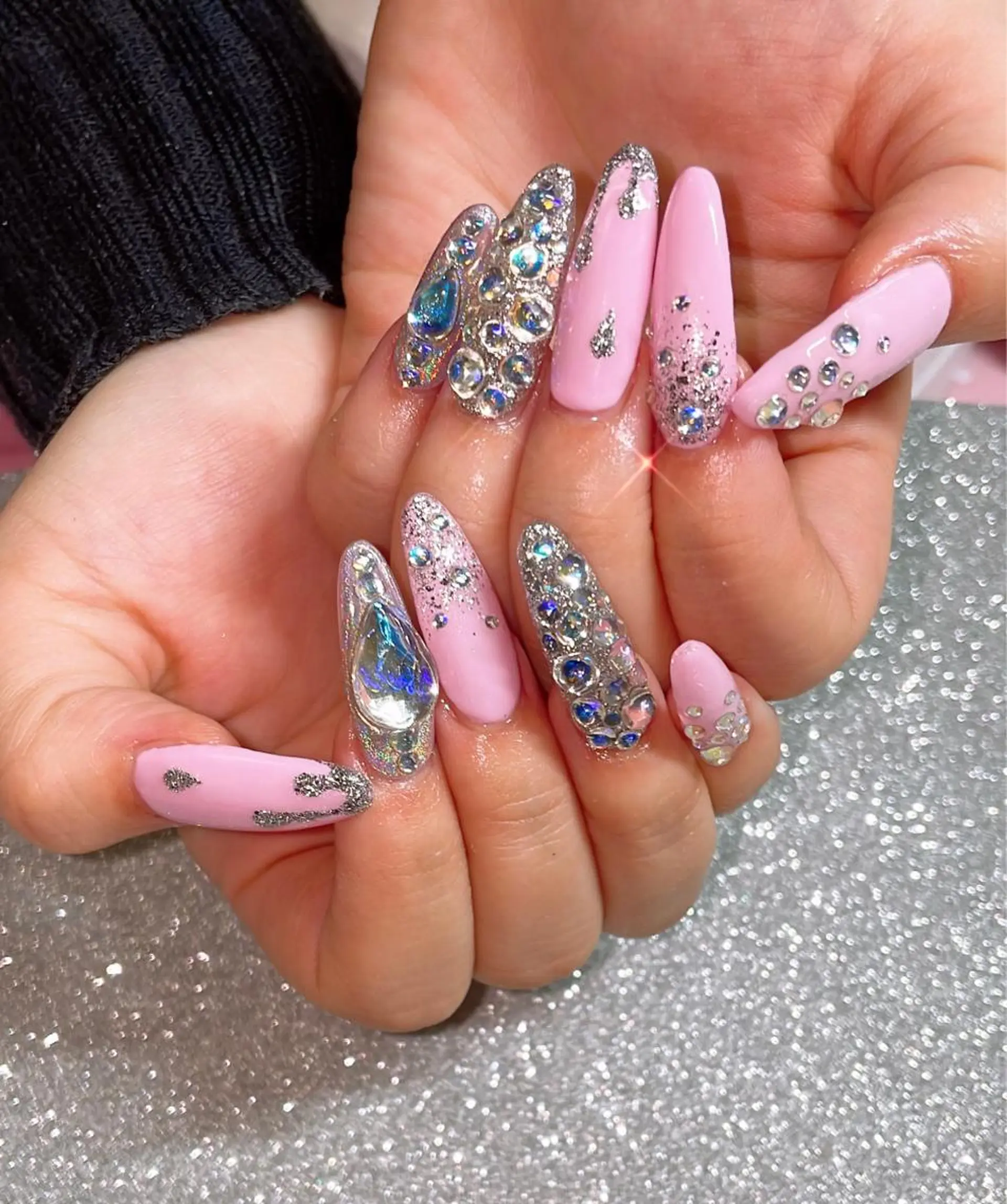 ネイル ハンドネイル VIERU 🌈🎀💖のネイルデザイン