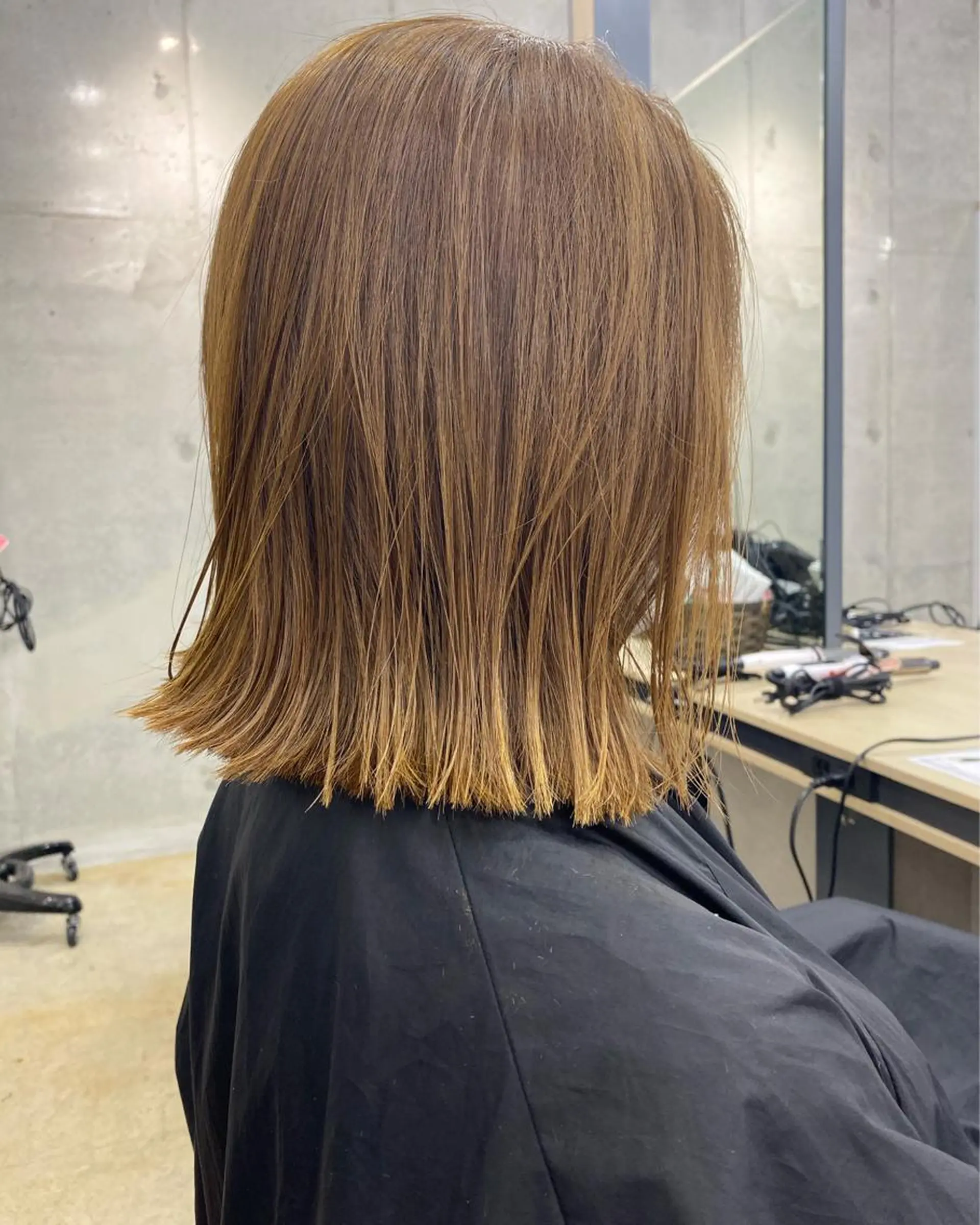 ミディアム カラー オリーブ/アッシュ やわらか透明感カラーのヘアスタイル