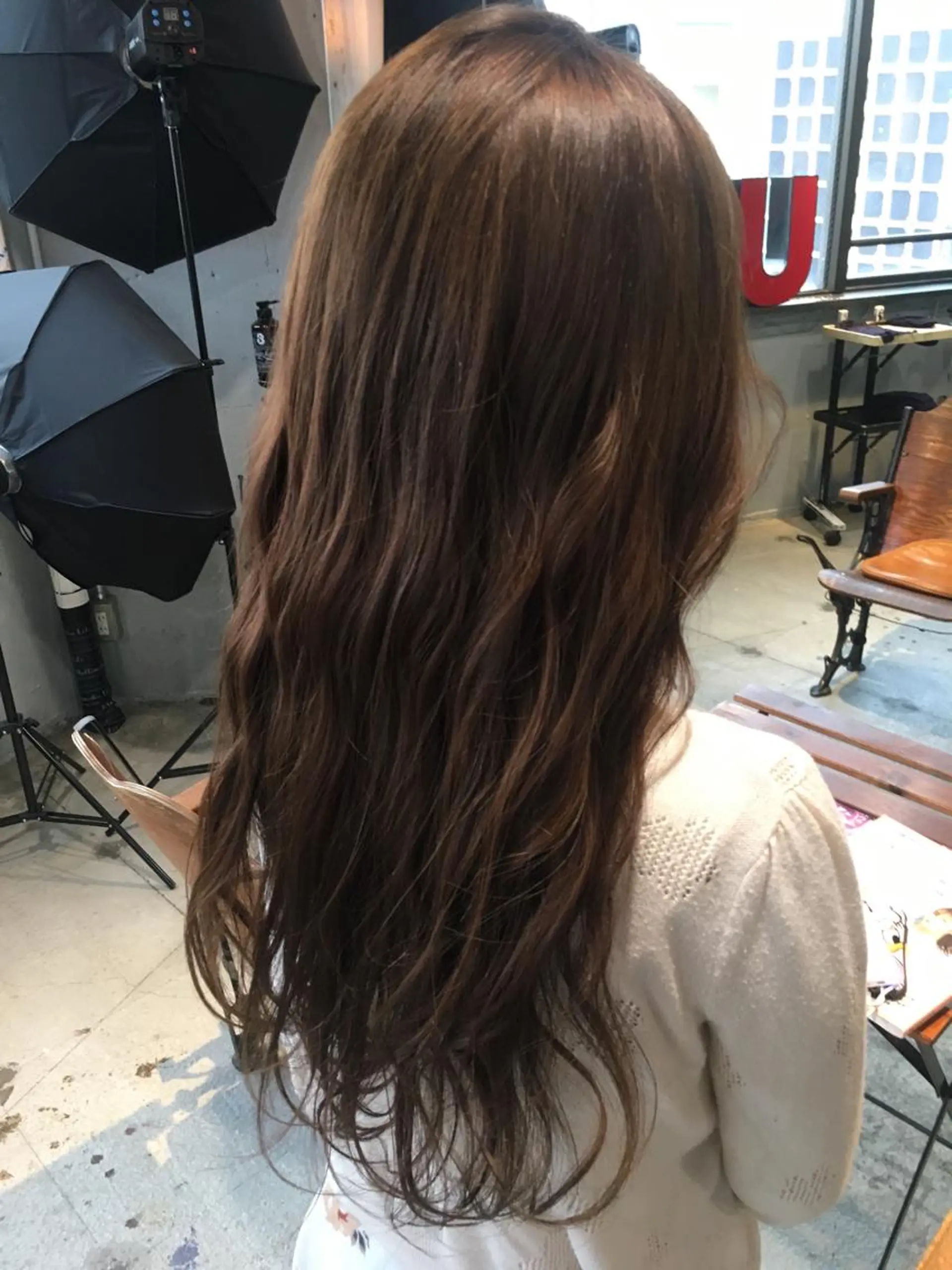 ロング カラー パーマ アッシュ 透明感カラー ミルクティーアッシュ 代表 中島貴志のヘアスタイル