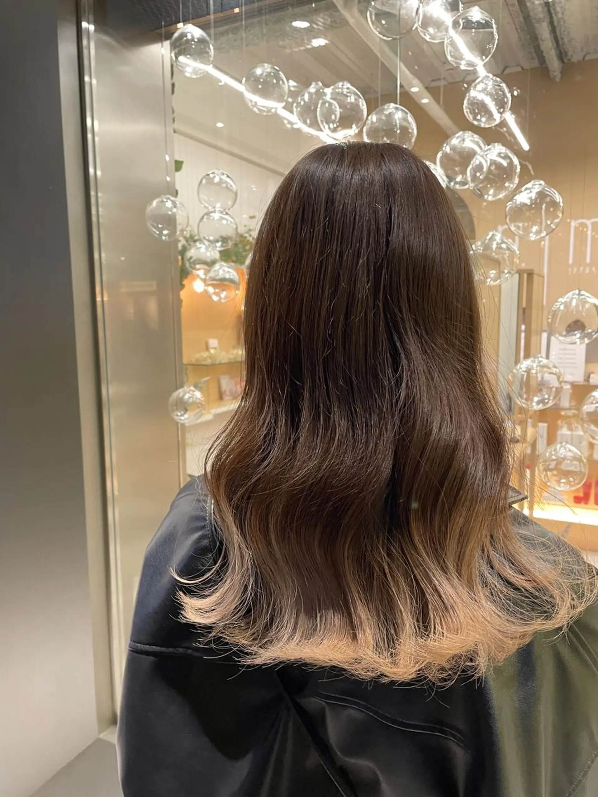 セミロング カラー ヘアアレンジ 山下 とよかのヘアスタイル