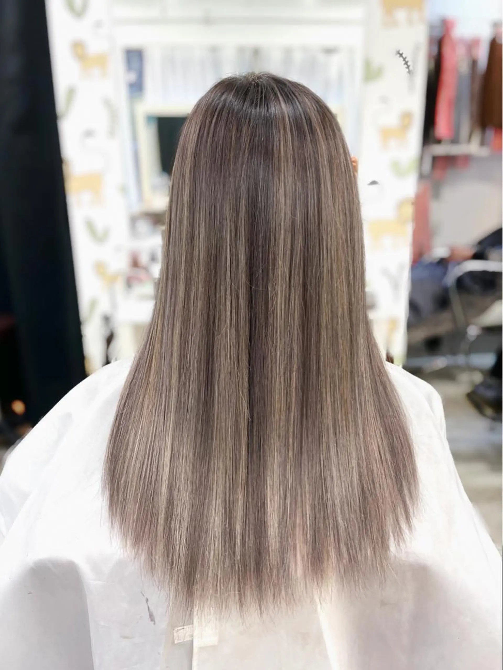 セミロング カラー 韓国ヘア🤍髪質改善 🇰🇷AKANEのヘアスタイル