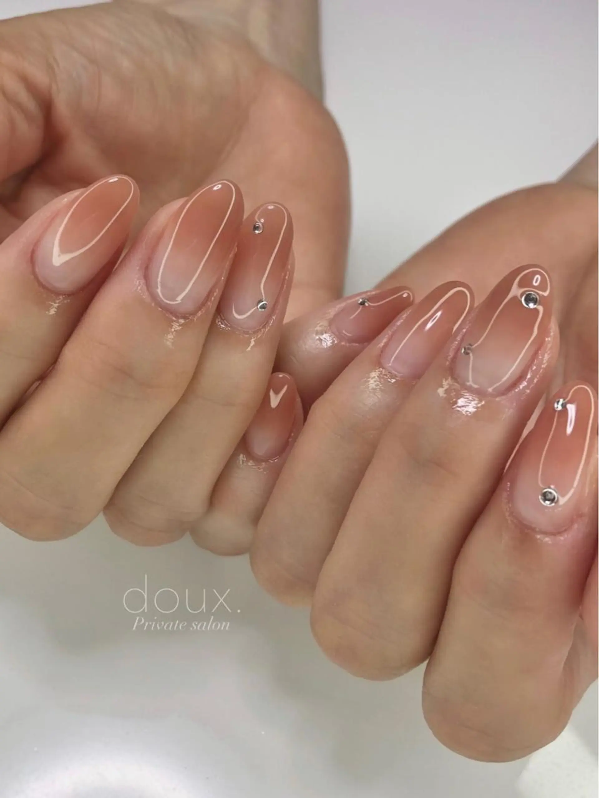 ネイル 韓国ネイル おそろいネイル ワンカラーネイル シンプルネイル ワンホンネイル ハンドネイル doux. nailのネイルデザイン