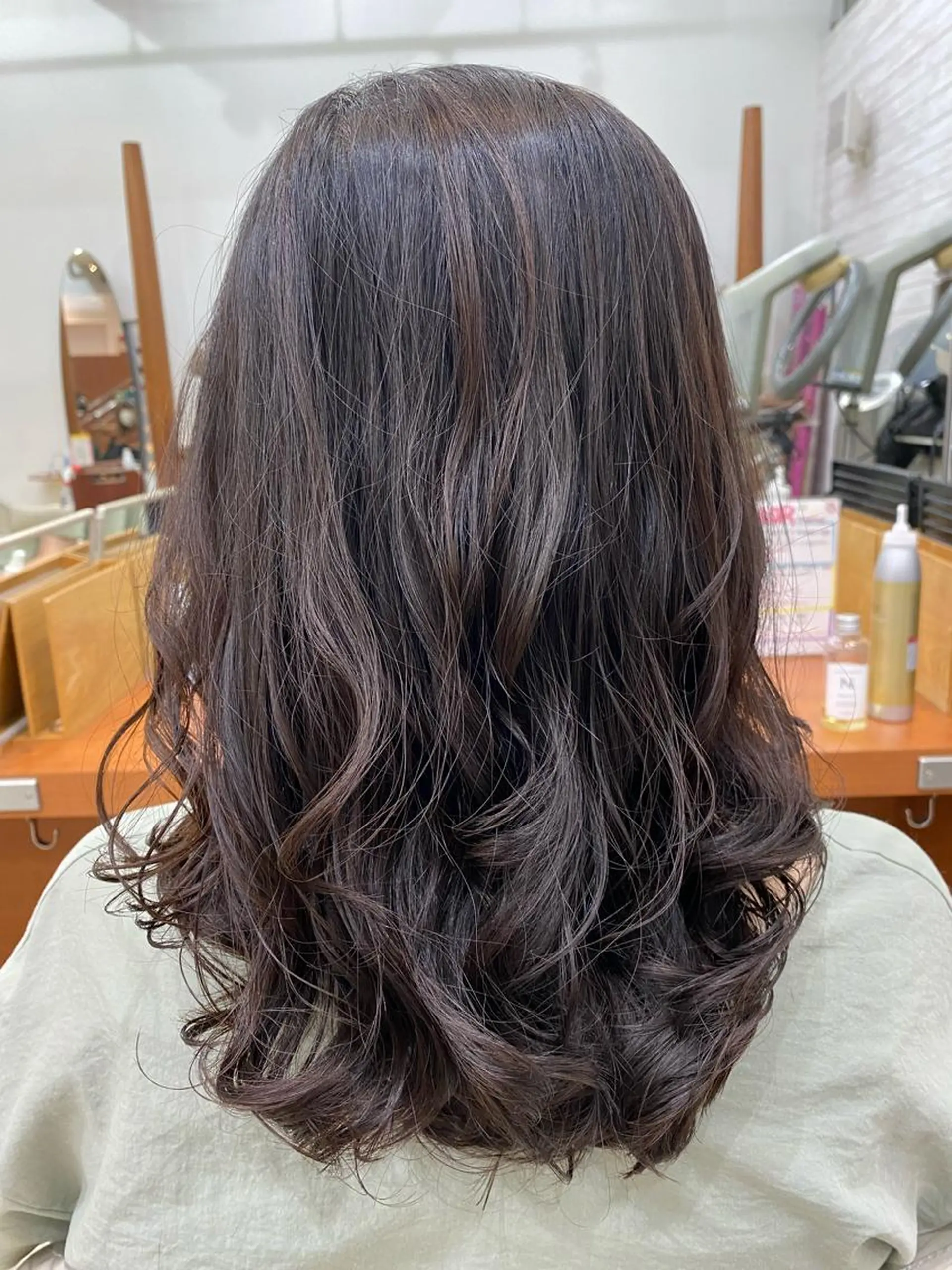 ロング アッシュ 髪質改善 韓国風ヘア 縮毛矯正 カット パーマ トリートメント コテ巻き風パーマ/ 髪質改善/河島恭平のヘアスタイル