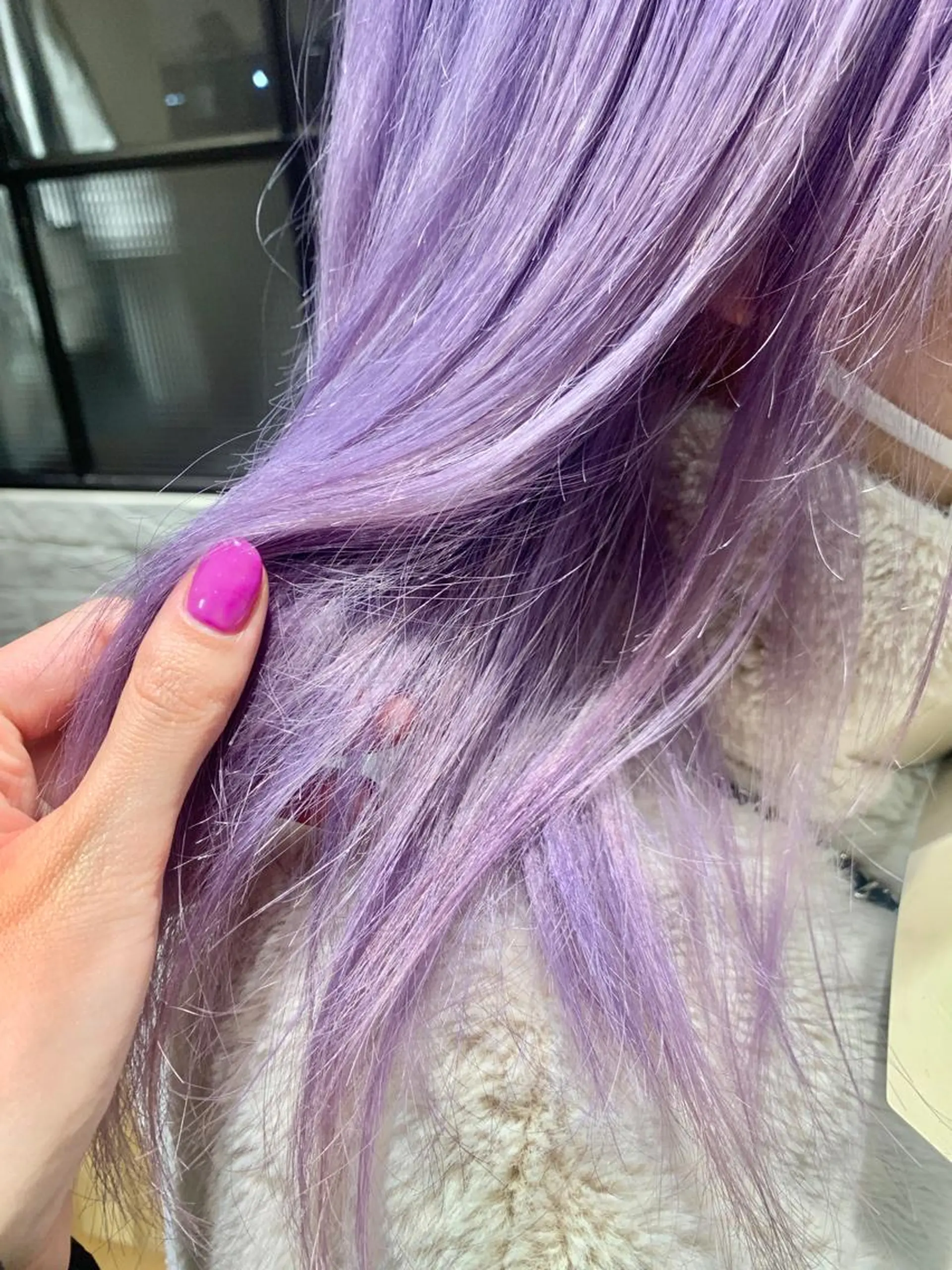 カラー ブリーチ ラベンダーカラー RIO .のヘアスタイル