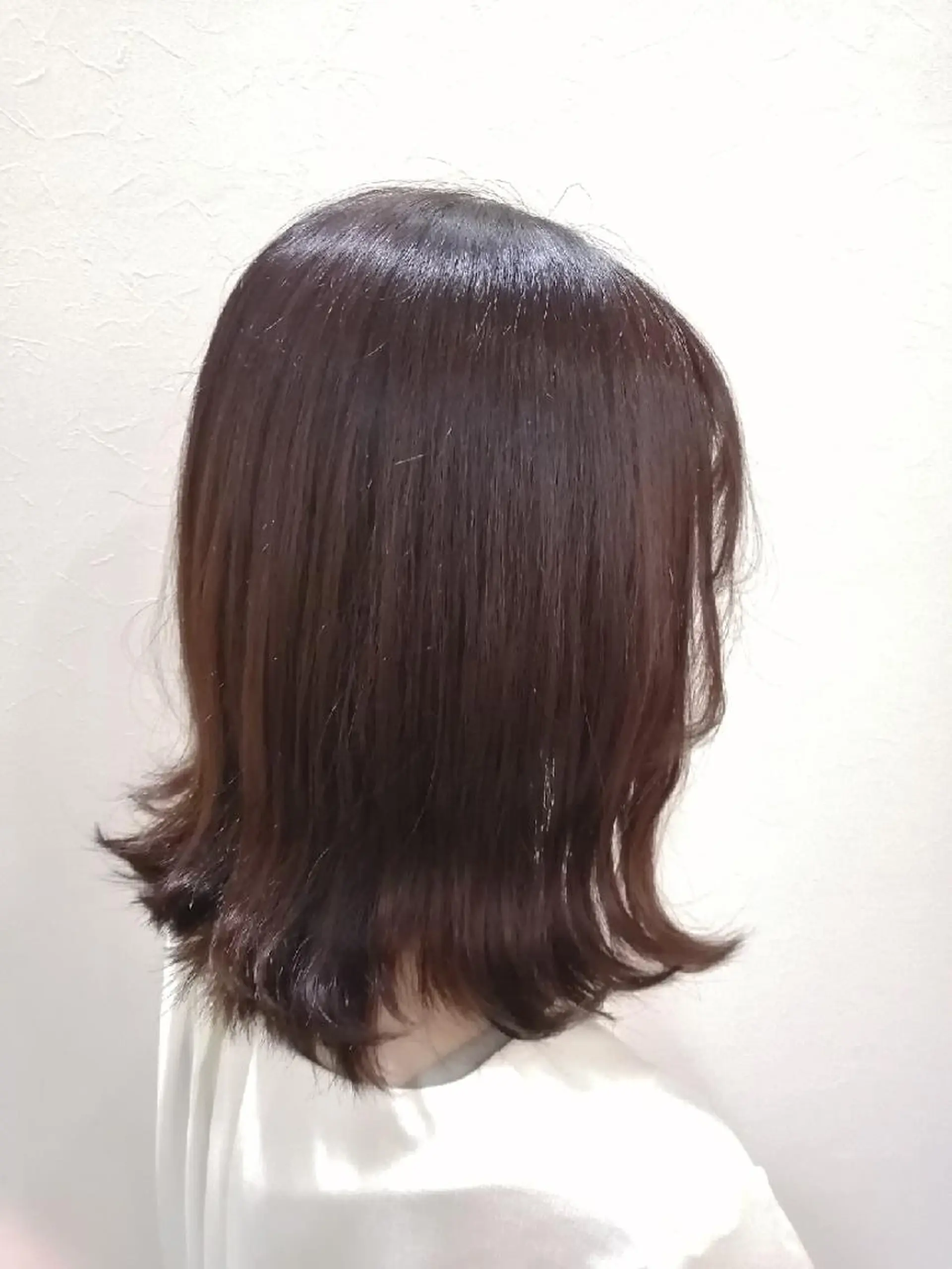 ミディアム ピンクブラウン 外ハネヘア Cream所属・あさい もものヘアスタイル