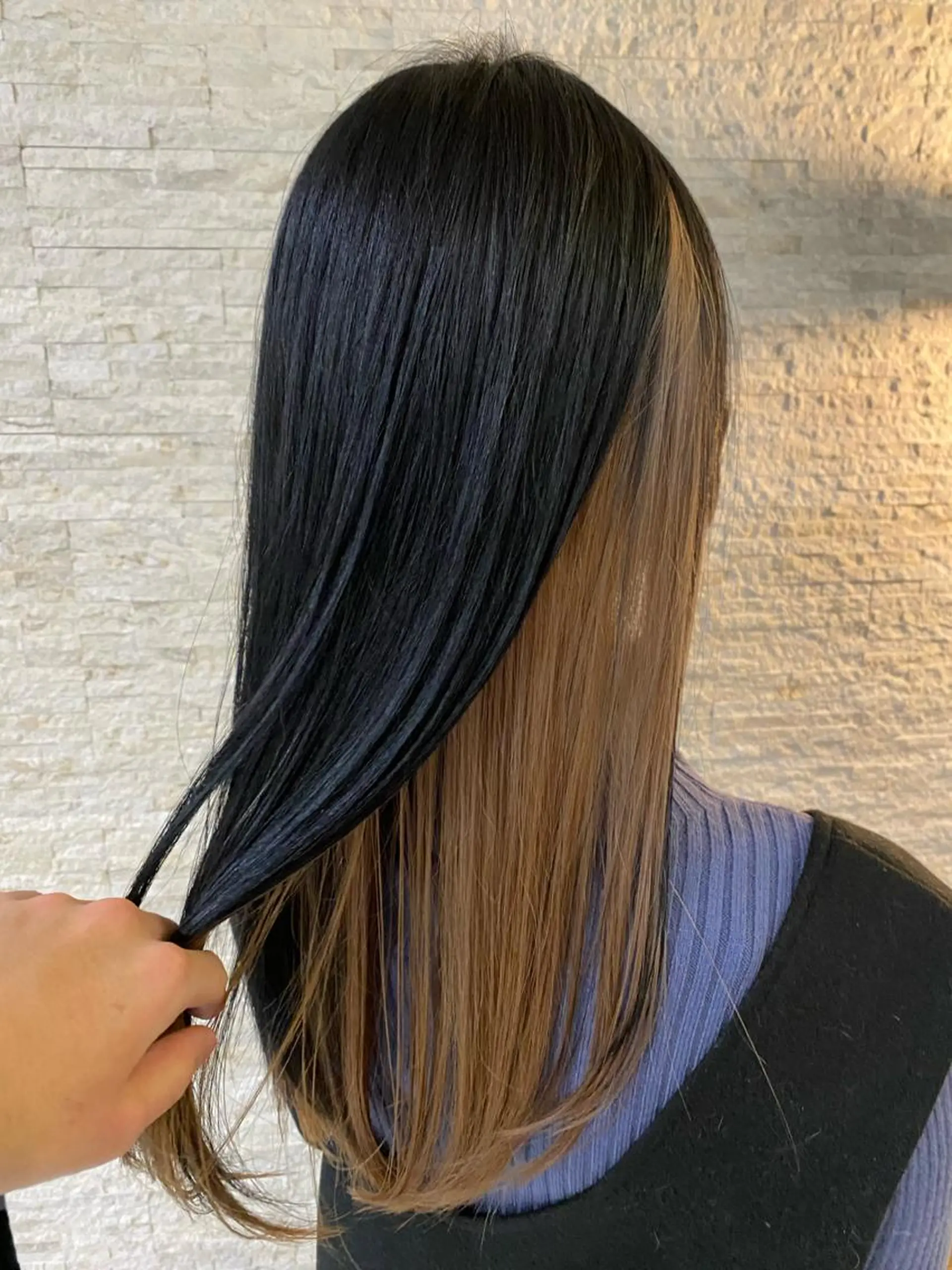 ロング カラー ベージュカラー ダブルカラー インナーカラー ミルクティーベージュ Agu hair TENOE大宮氷川参道店所属・☀️透明感艶感カラー 増田魁土☀️のヘアスタイル