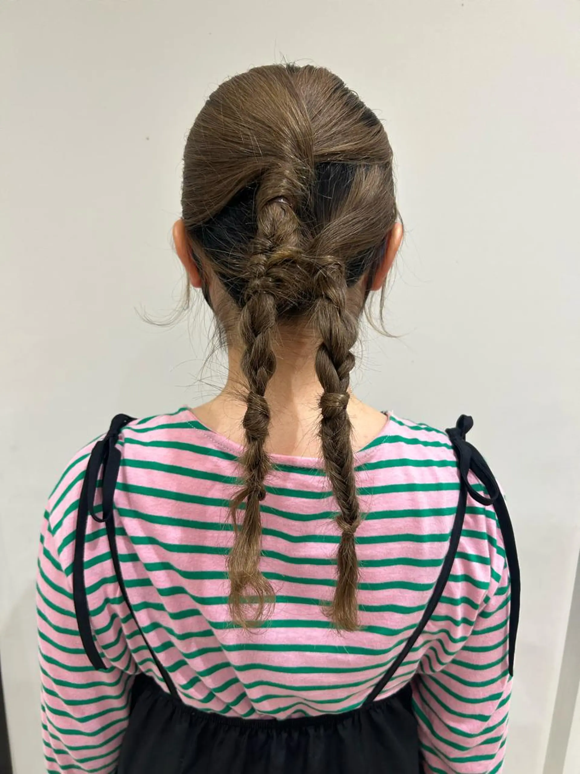 ミディアム ヘアセット 山村紗慧/透明感カラ ー/クロスパーマのヘアスタイル