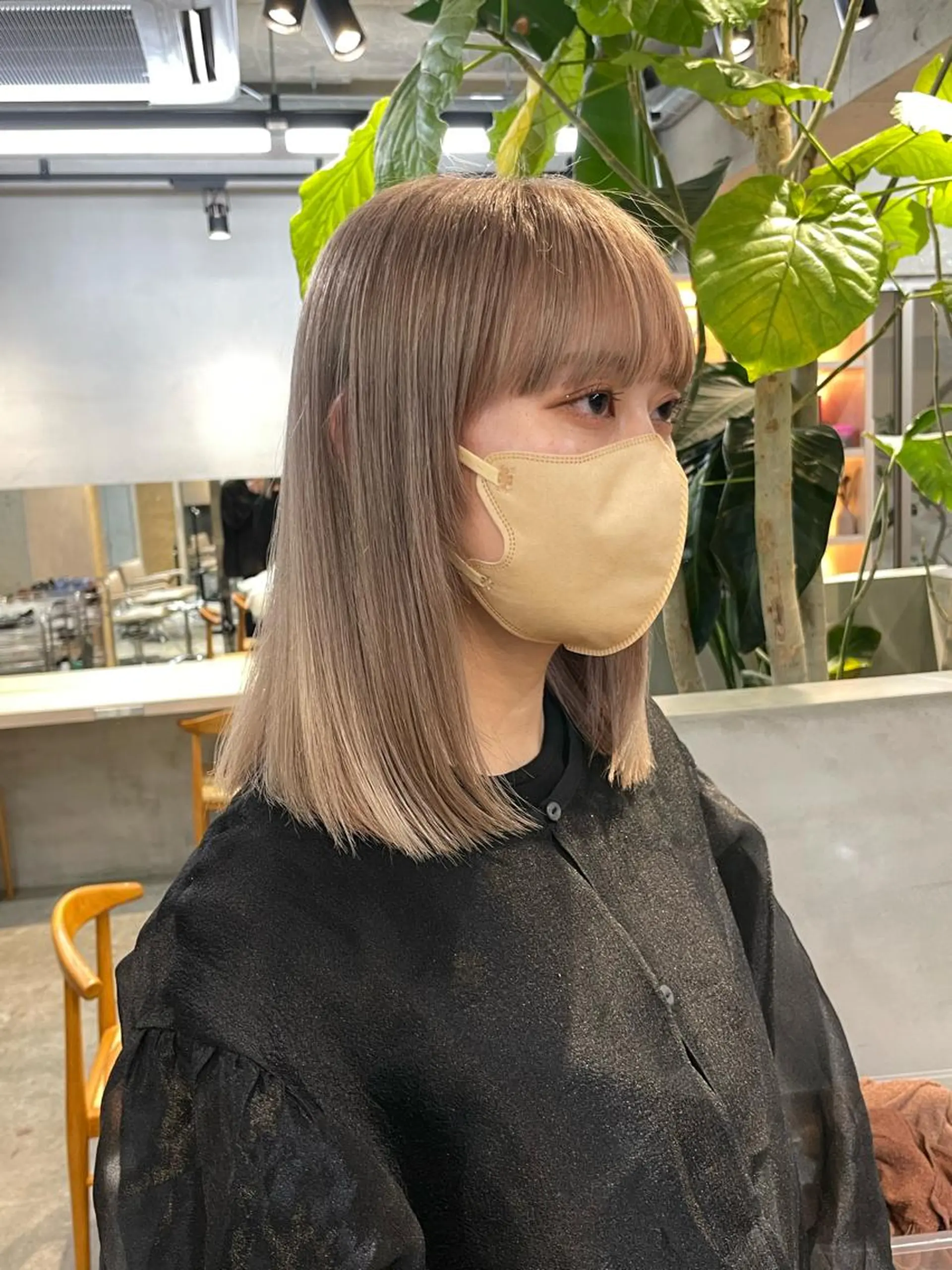 ミディアム カラー マツエク・マツパ アイブロウ ベージュカラー ブリーチ ブラウンカラー ハイトーンカラー ミルクティーベージュ ミルクティーベージュ 🩰🤎miharuのヘアスタイル