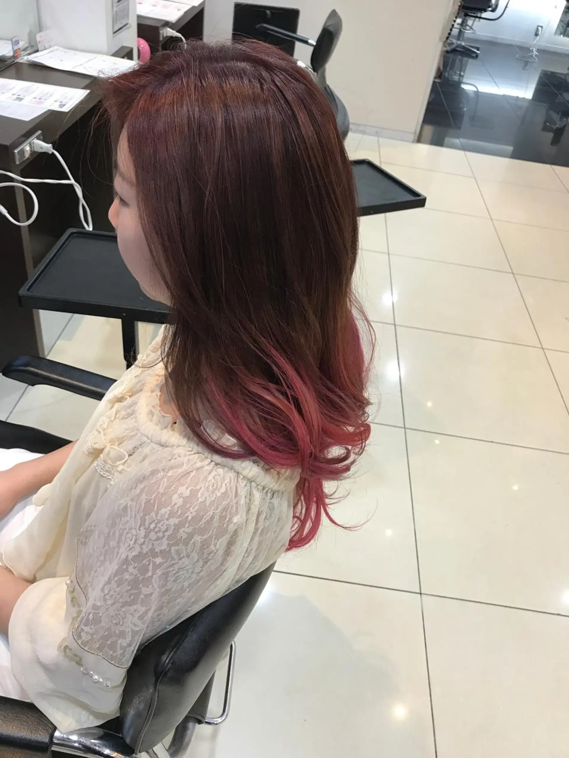 カラー グラデーションカラー ピンクカラー 大久保 隆蔵のヘアスタイル