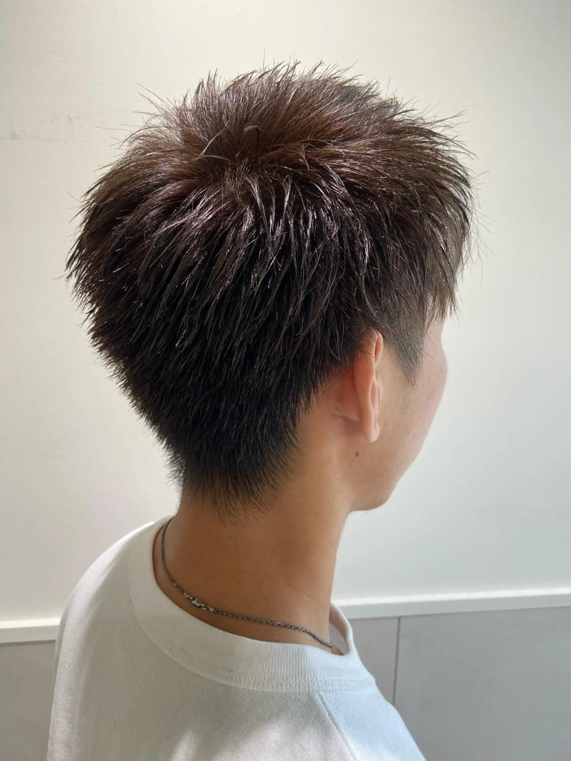 ショート カラー メンズ シルバー カット SALOWIN所属・小栗 麻衣のヘアスタイル