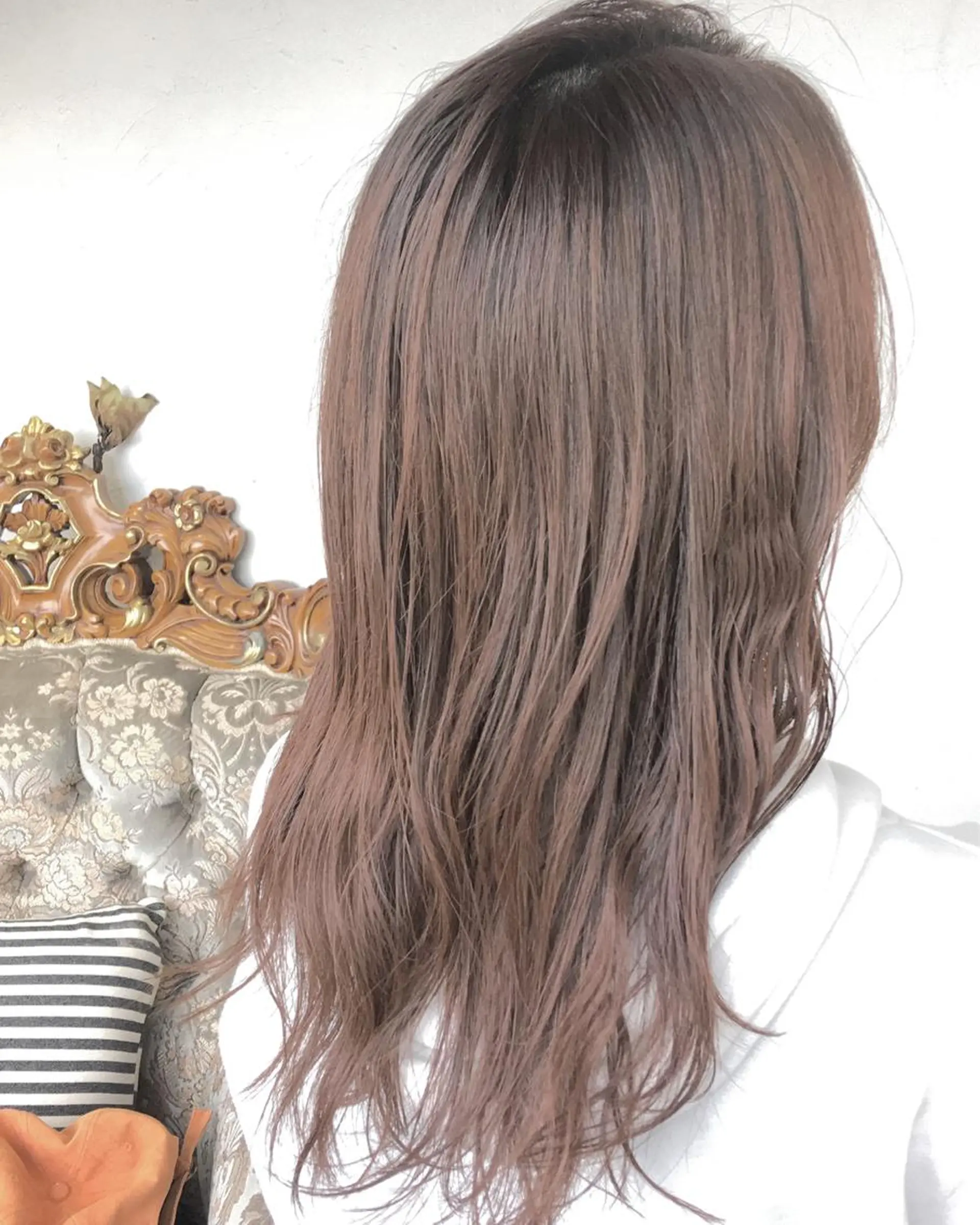 セミロング カラー パーマ ヘアアレンジ グレージュ エグチ アキラのヘアスタイル