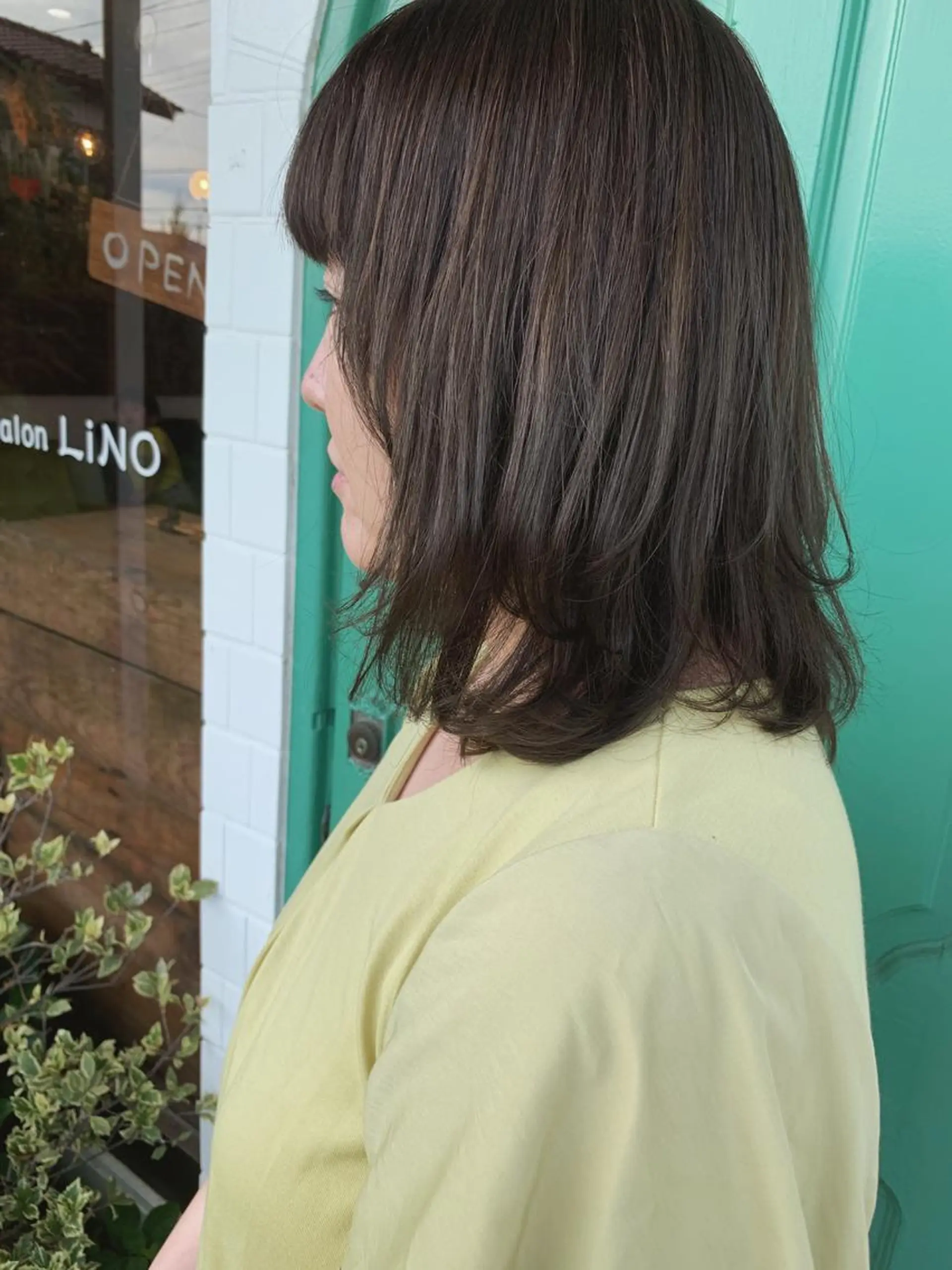 ミディアム カラー ベージュカラー ハイライトカラー オリーブベージュ ハイライト レイヤーカット カット ヘアカラー 佐藤 美咲のヘアスタイル