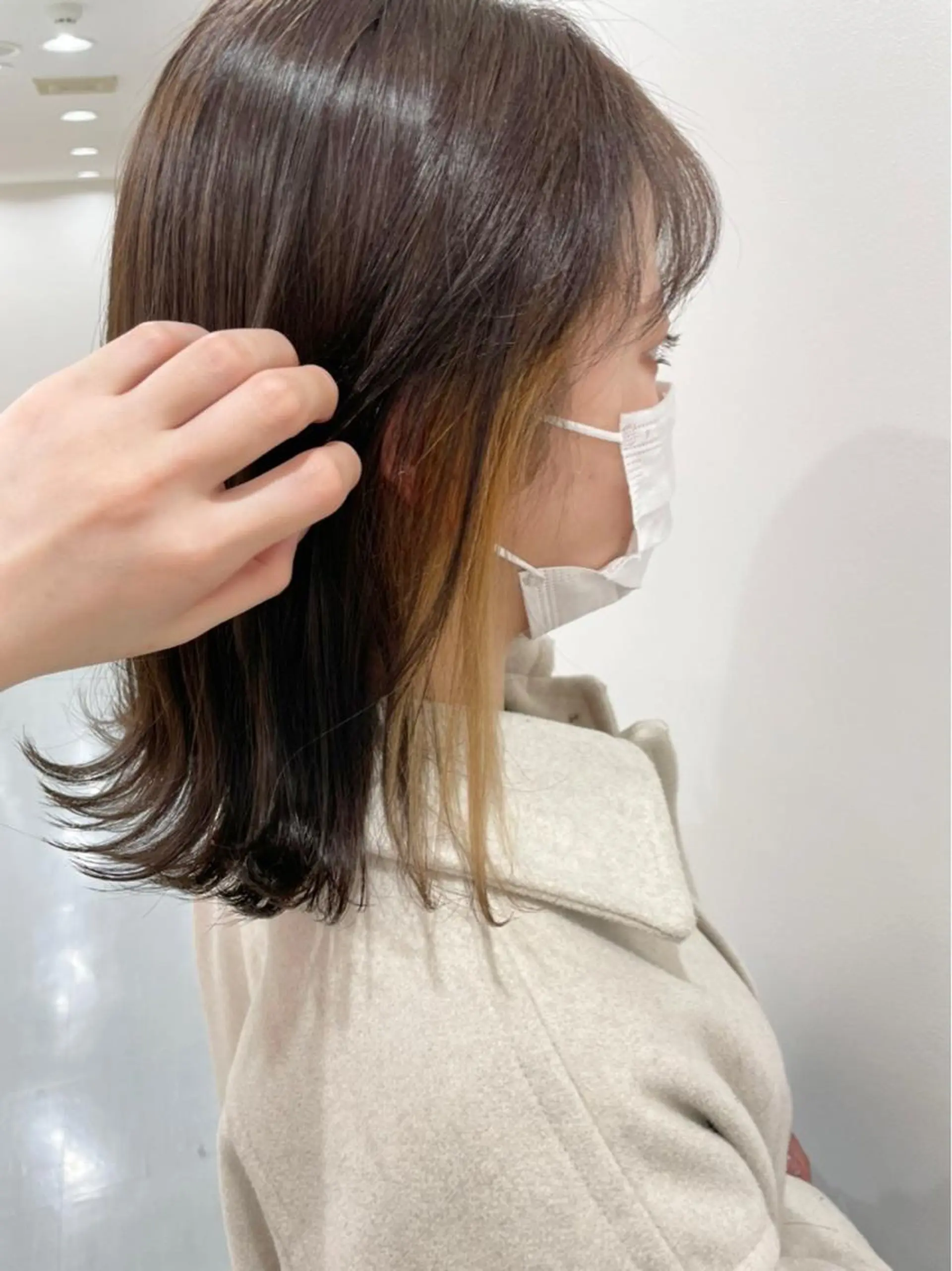 ミディアム カラー akane .のヘアスタイル