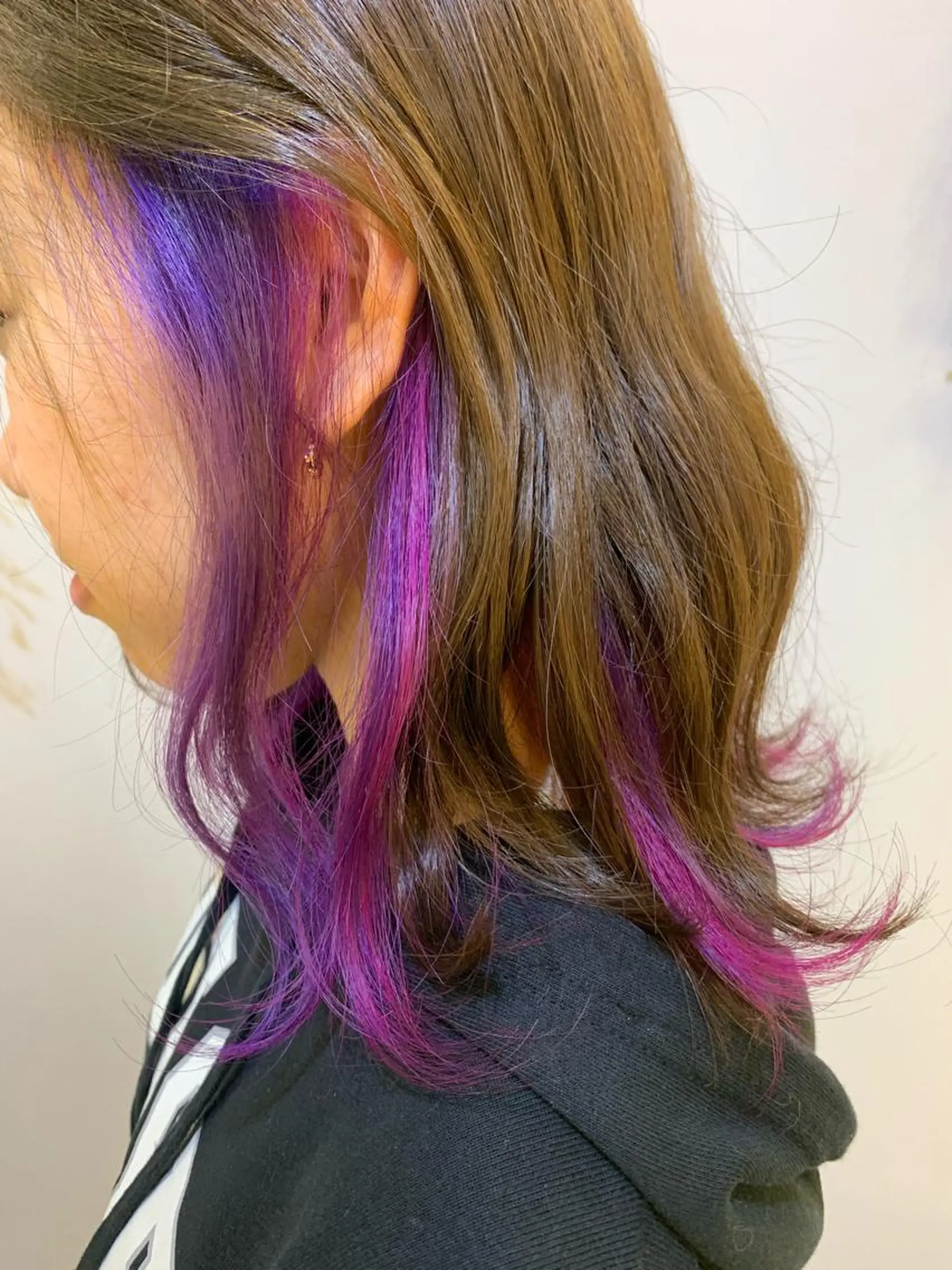 セミロング カラー ブリーチ インナーカラー 髪質改善 頭身浴/ 中田のヘアスタイル