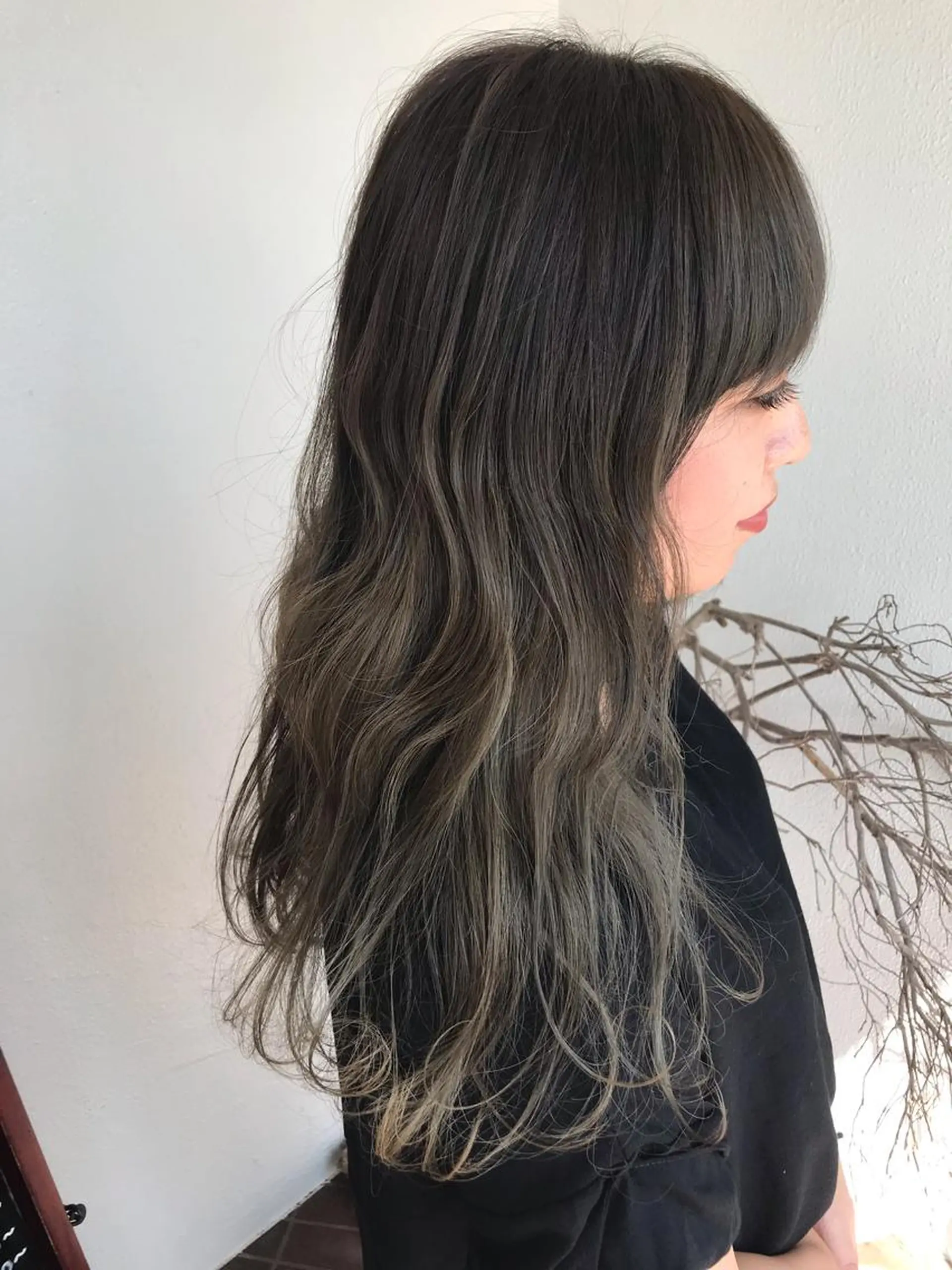 ロング カラー グレージュ 大嶋 宏隆のヘアスタイル
