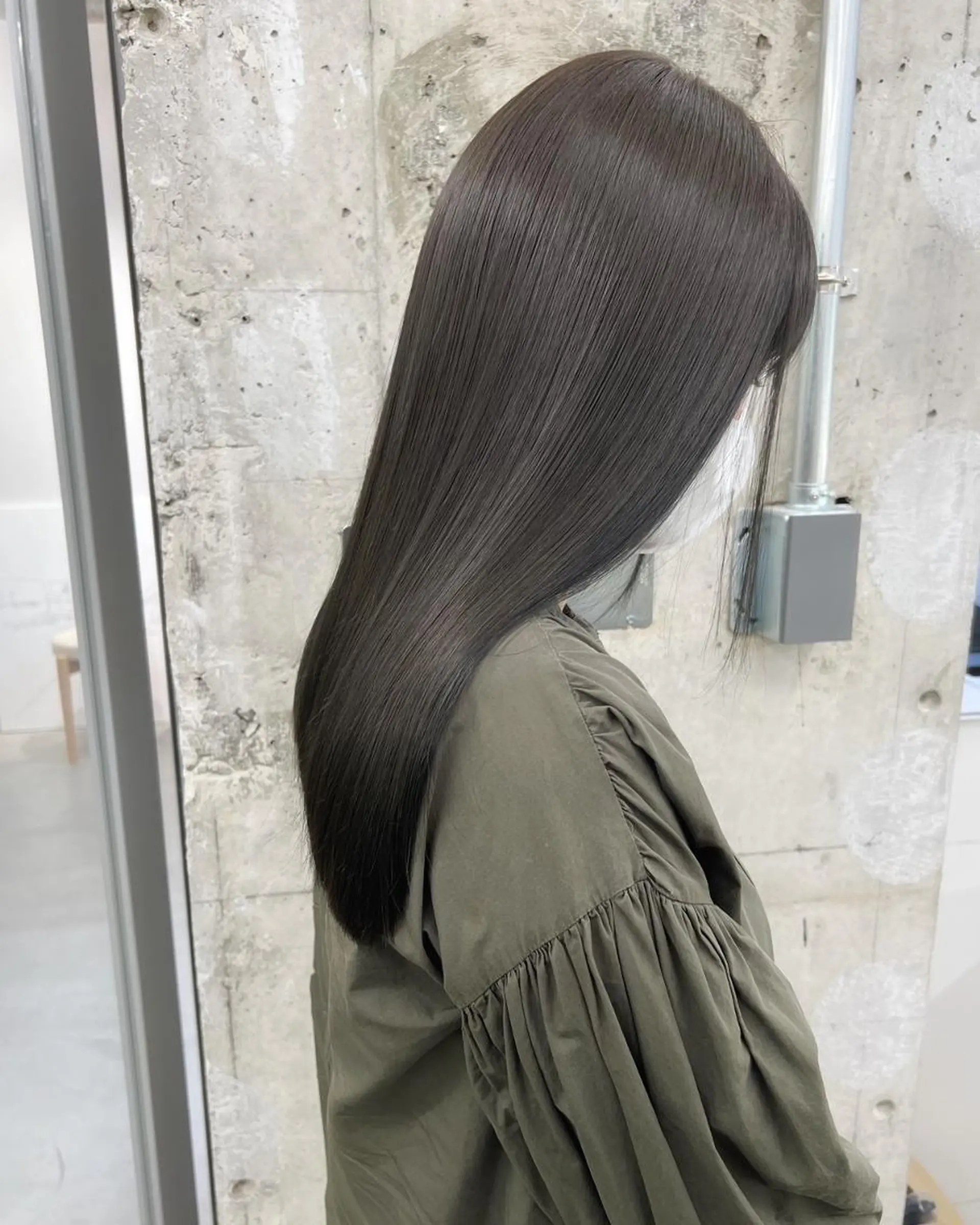 カラー ミディアム パーマ ヘアアレンジ ミディアムパーマ アディクシーカラー ベージュカラー ブリーチ ケアカラー カット トリートメント ヘッドスパ ヘアケア特化型サロン newi 梅田のヘアスタイル